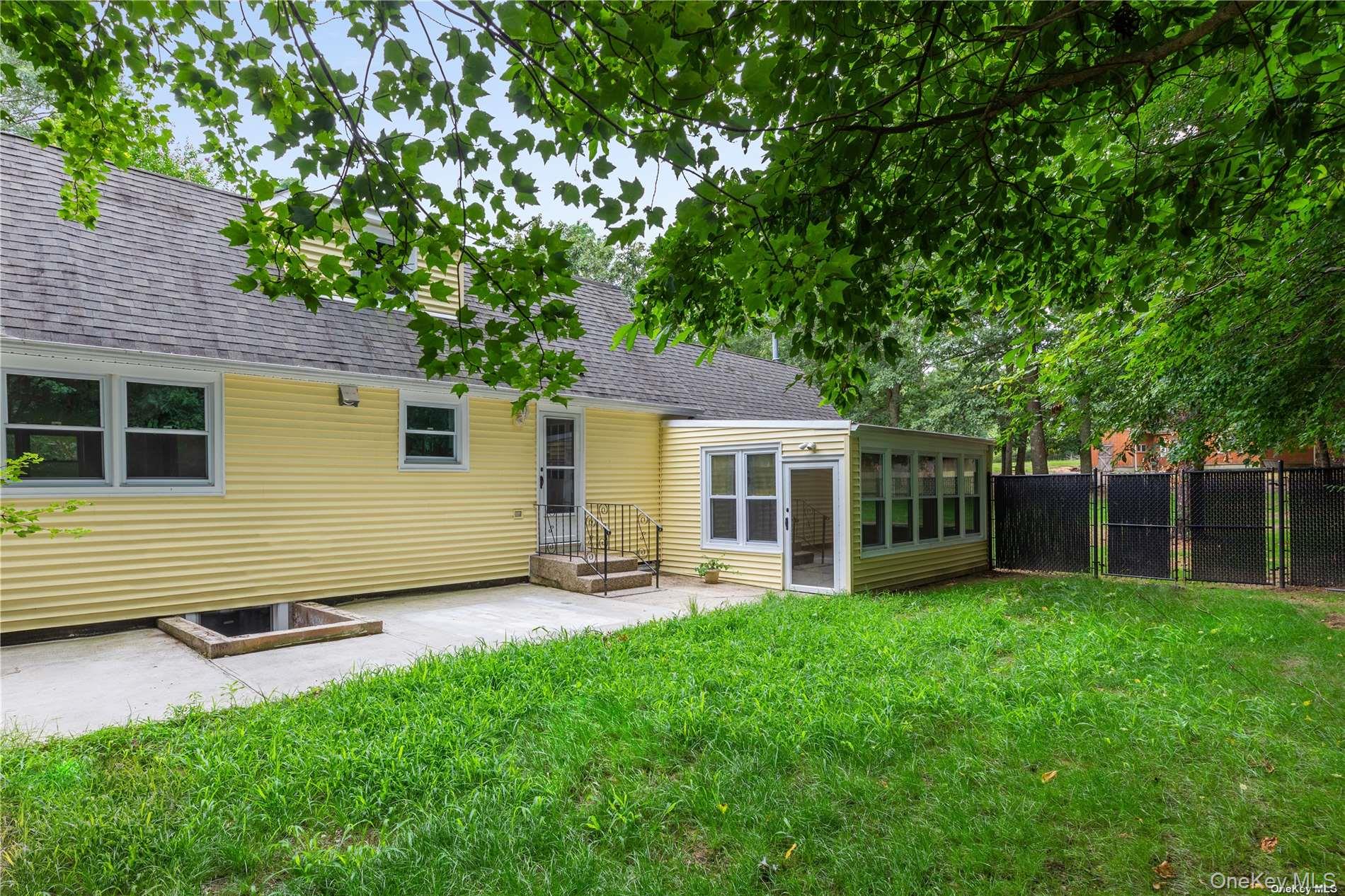 110 E Bartlett Road