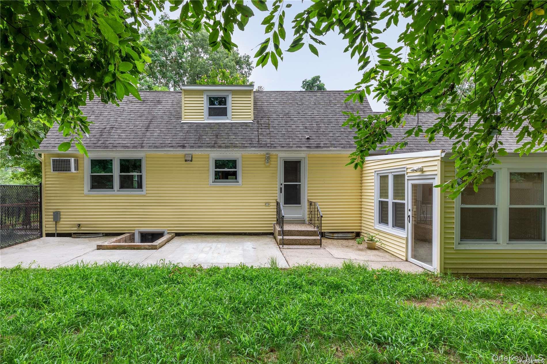 110 E Bartlett Road