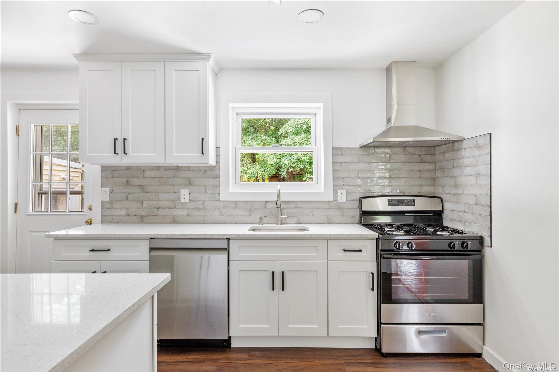 110 E Bartlett Road