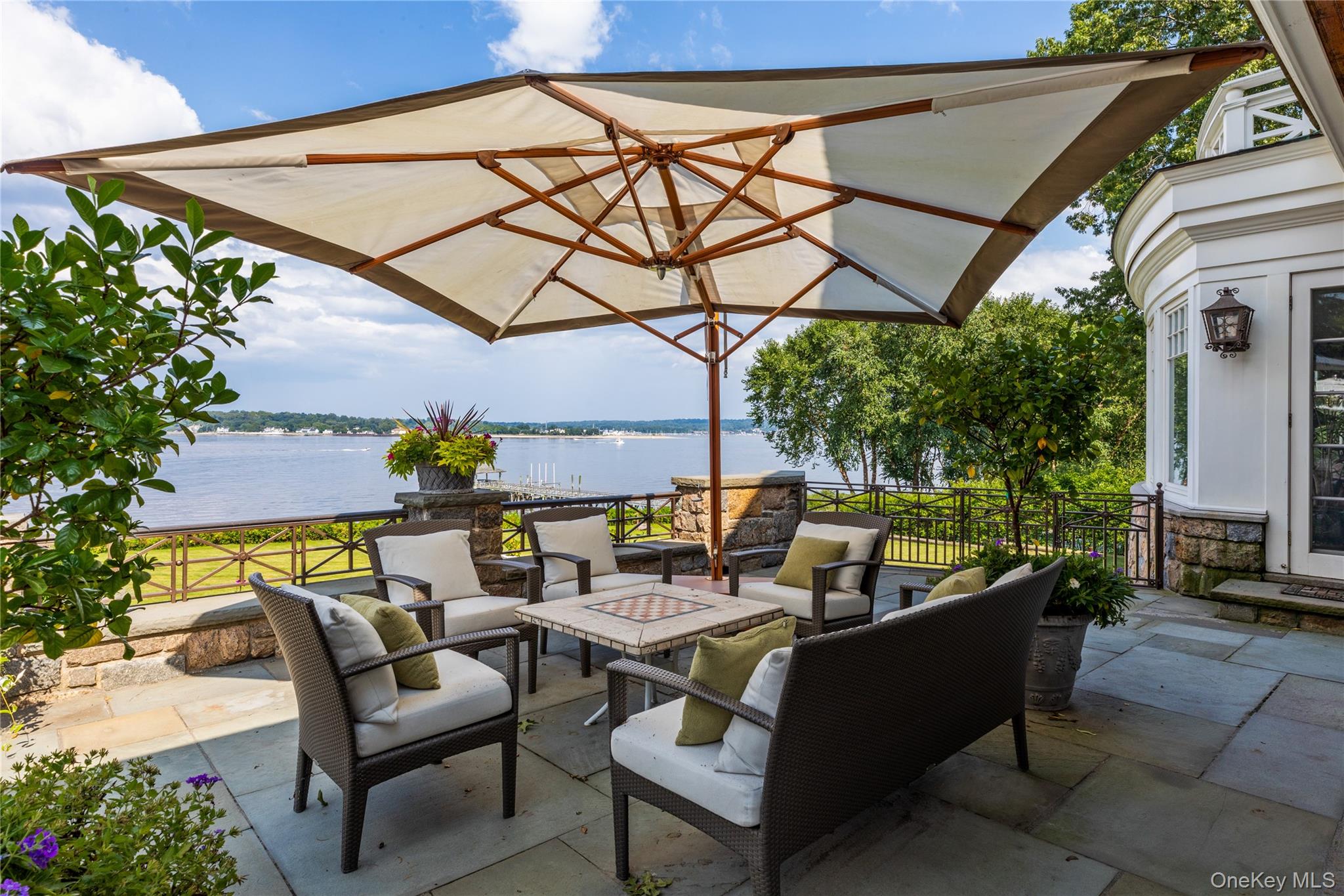 227 Dock Lane