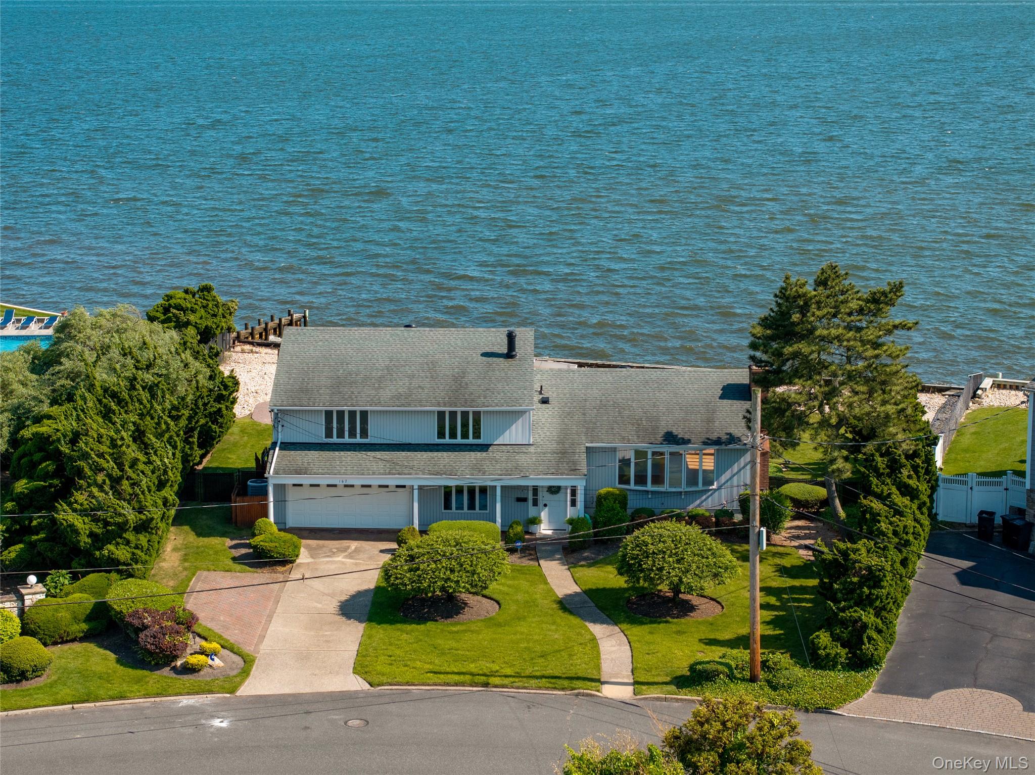 167 Secatogue Lane W
