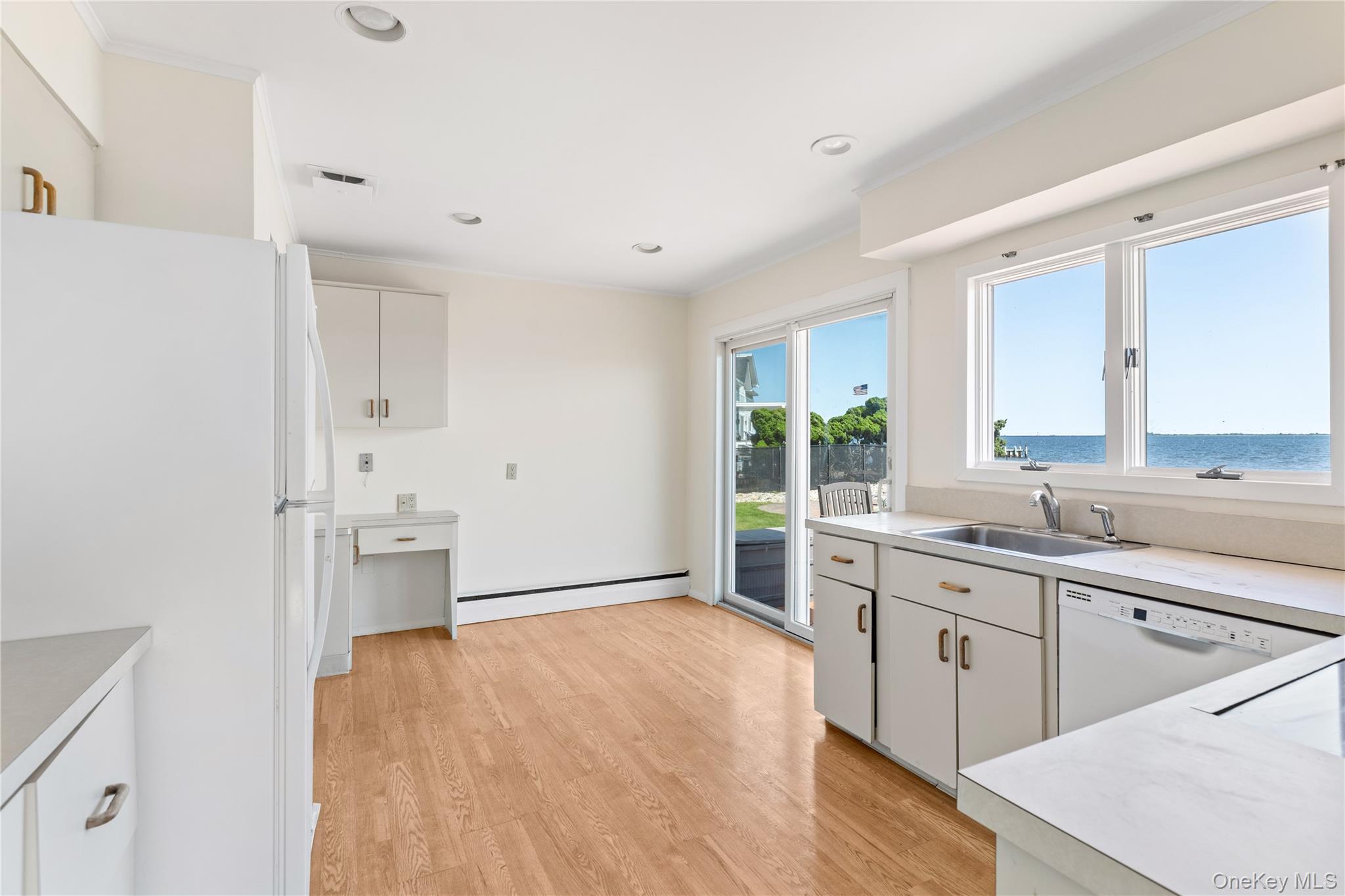 167 Secatogue Lane W