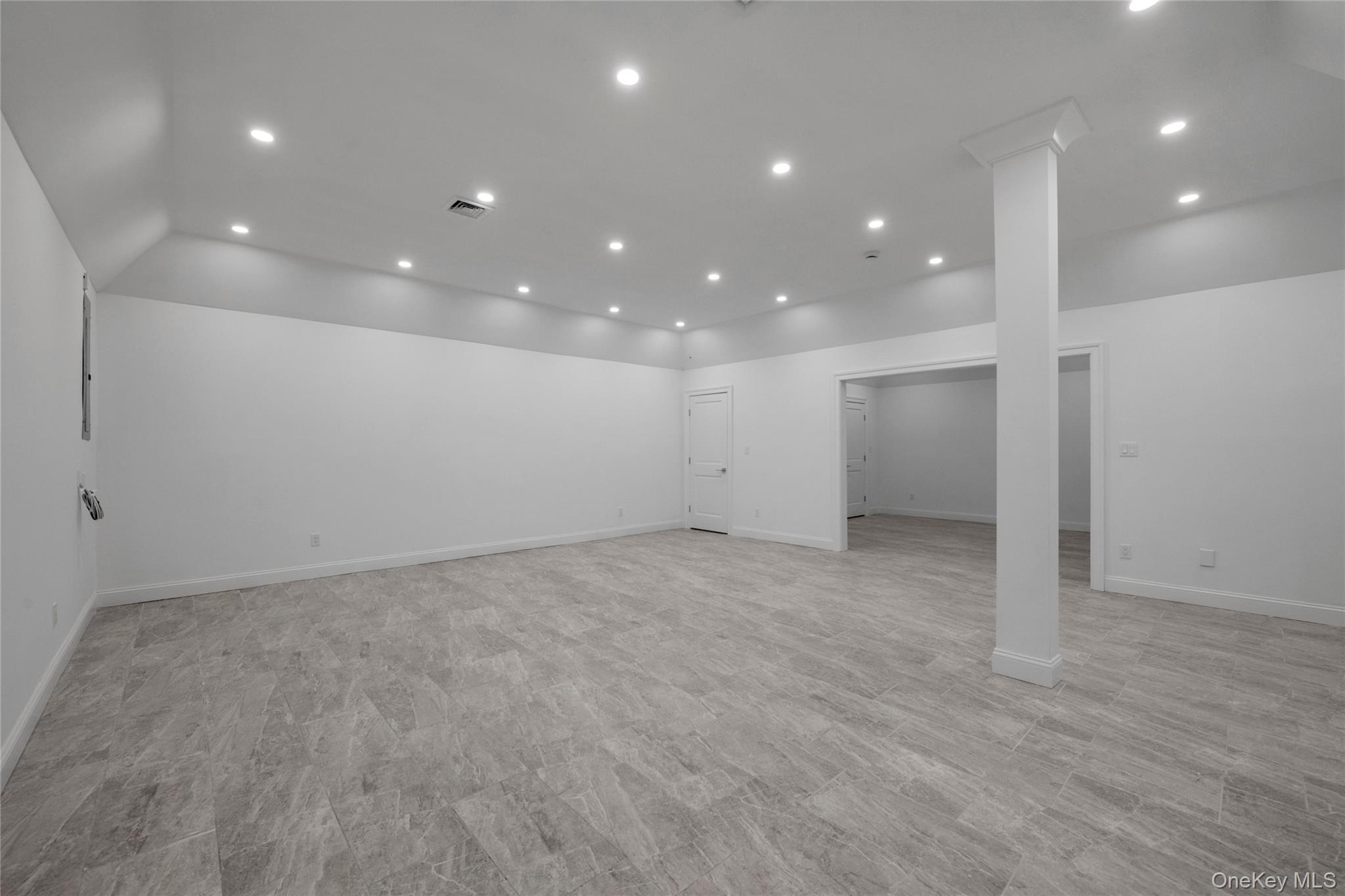 88 Plandome Court