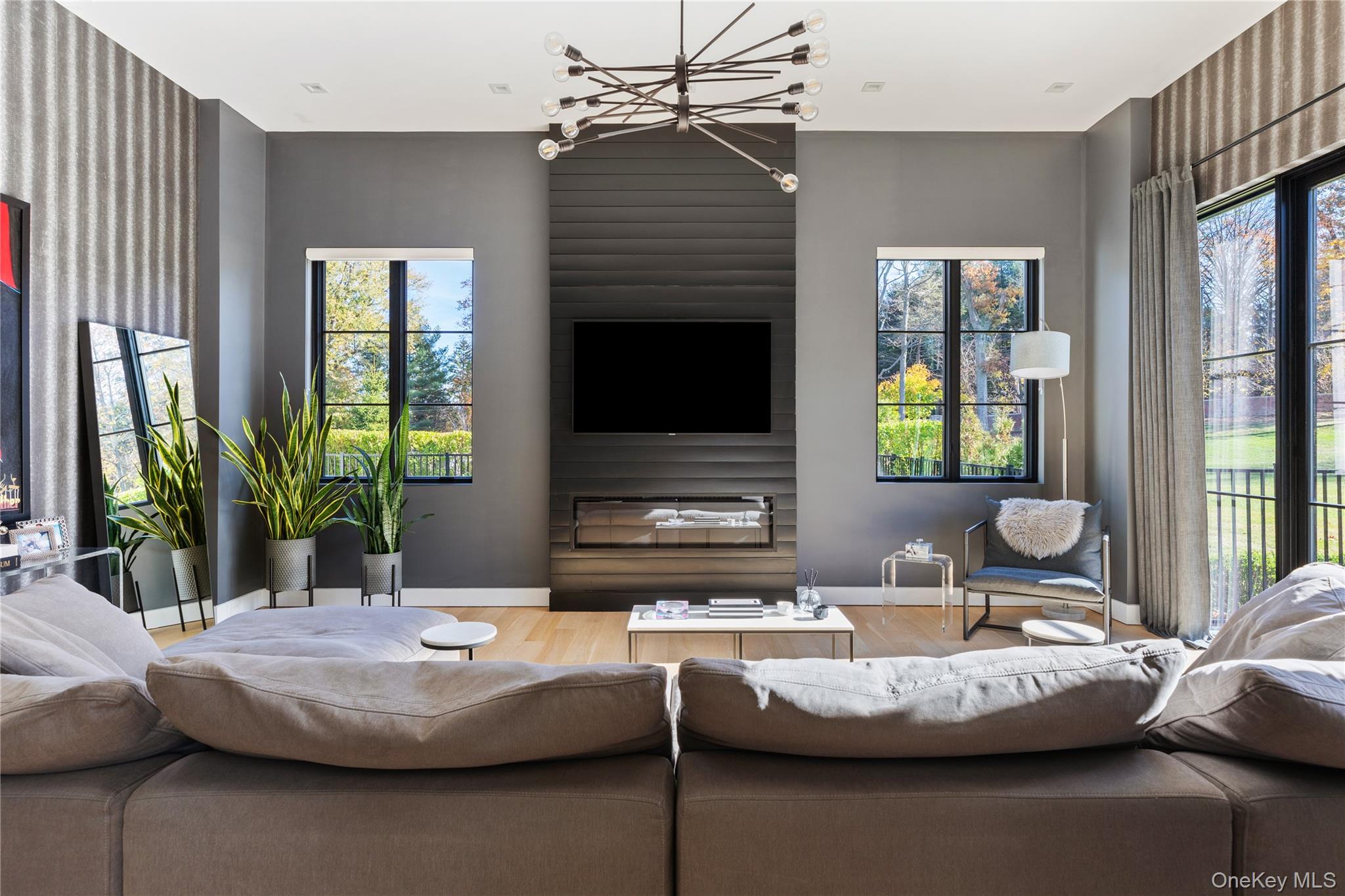 199 Lattingtown Road