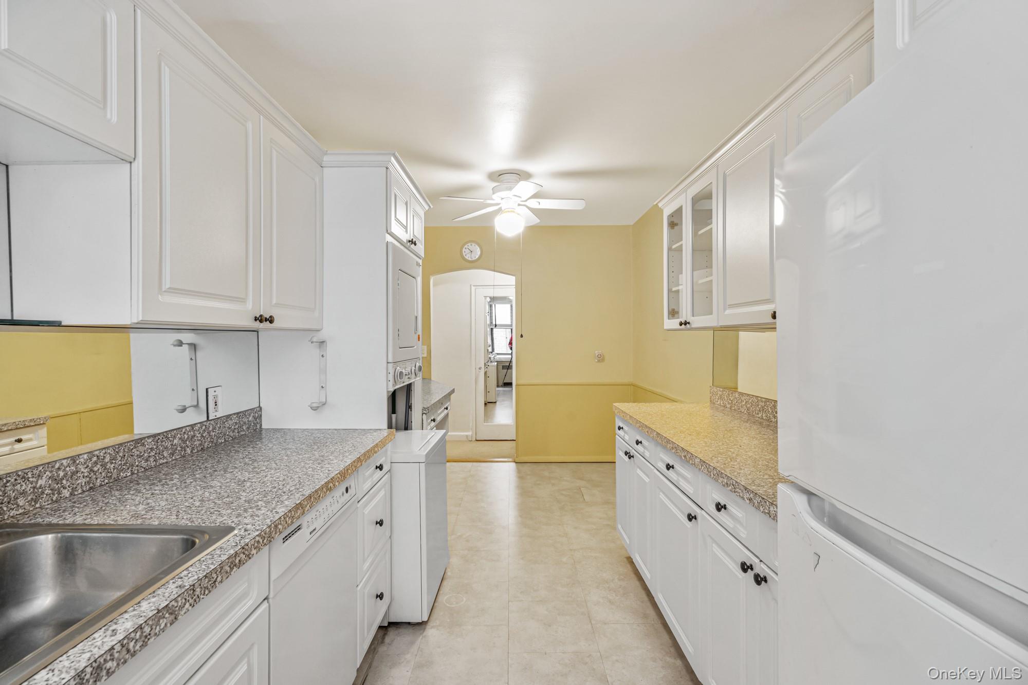 2 Townhouse Place Unit: 2L