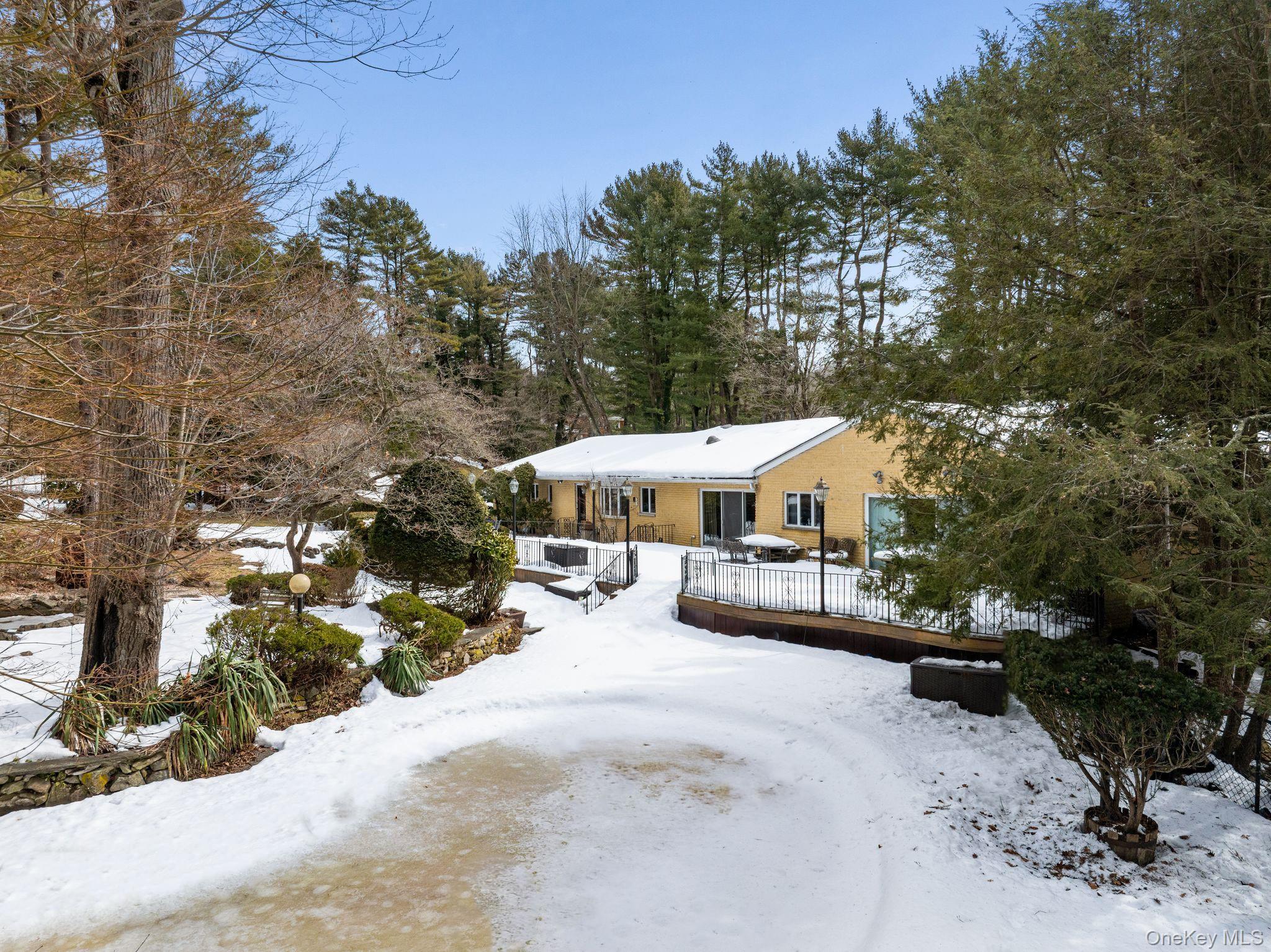 10 Dorchester Drive
