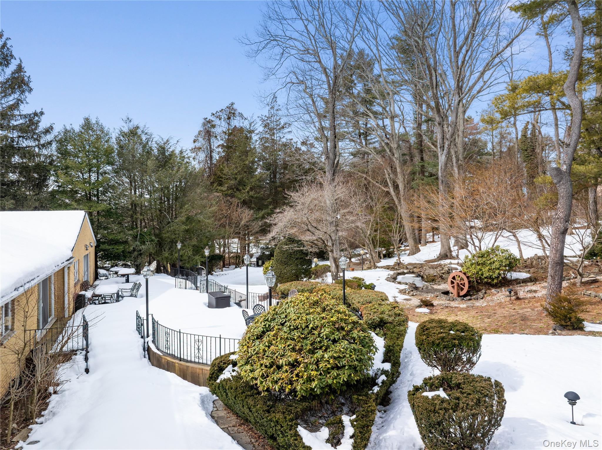 10 Dorchester Drive