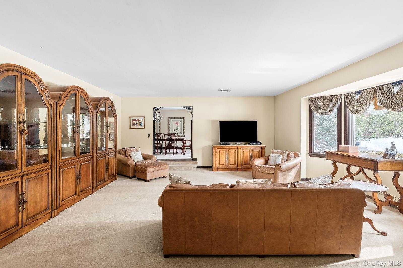 10 Dorchester Drive