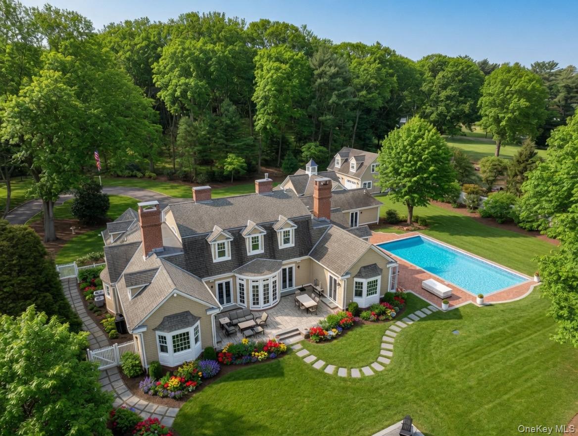 84 Cove Neck Road
