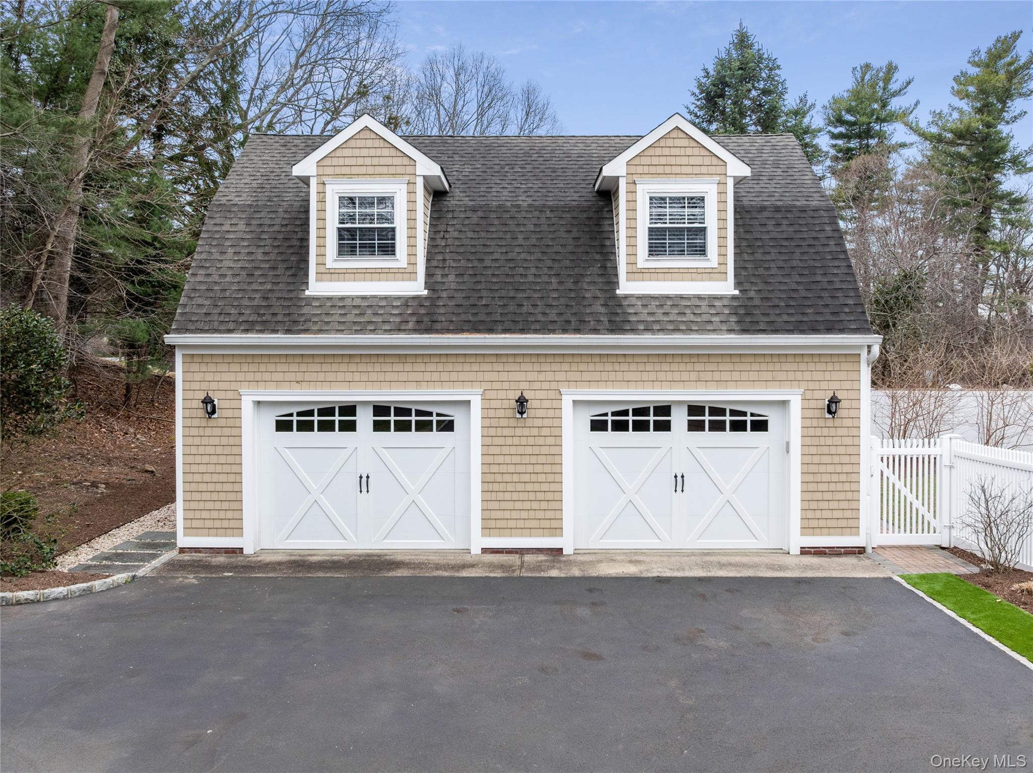 84 Cove Neck Road