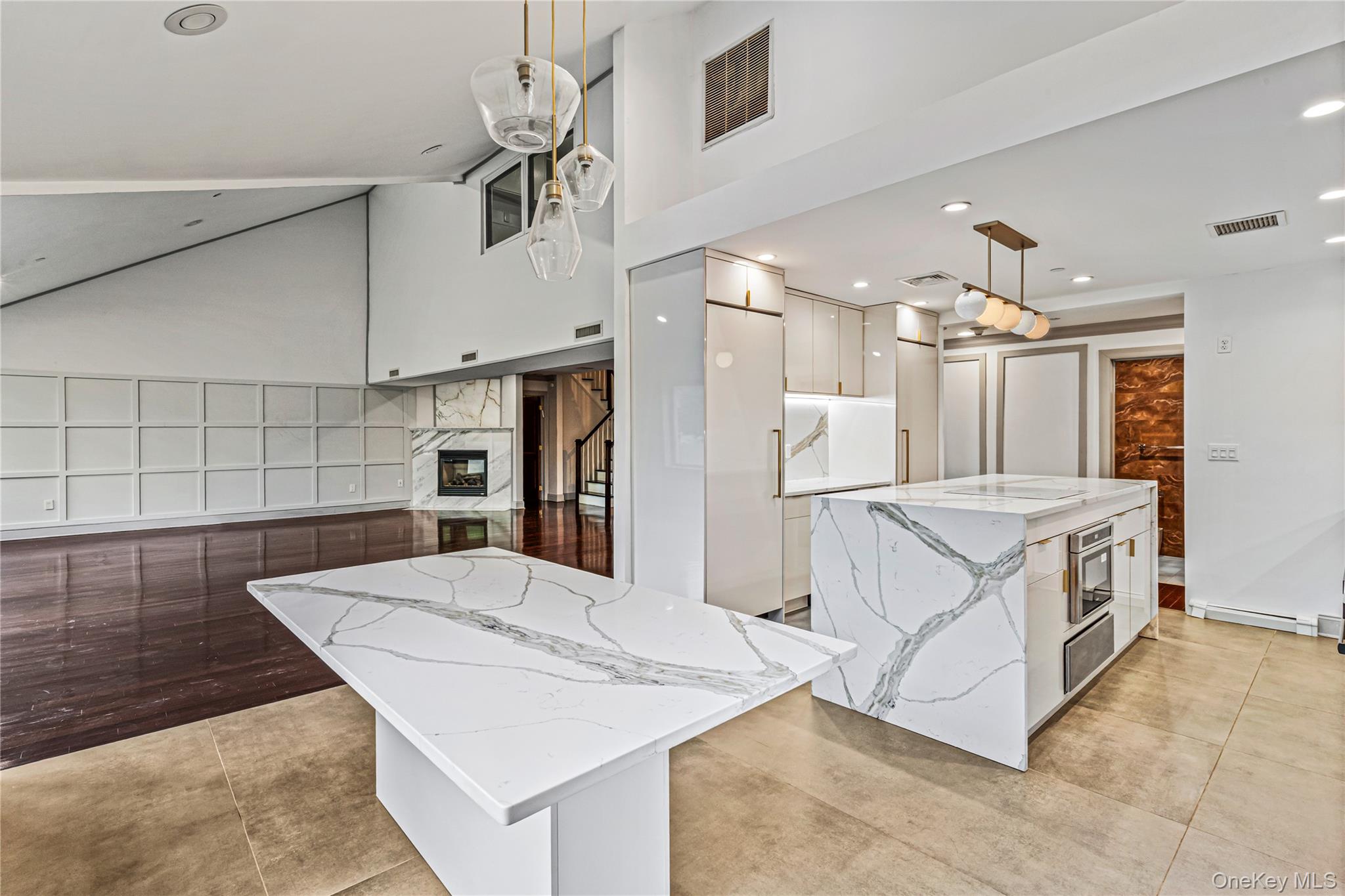 171 Great Neck Road Unit: 4R