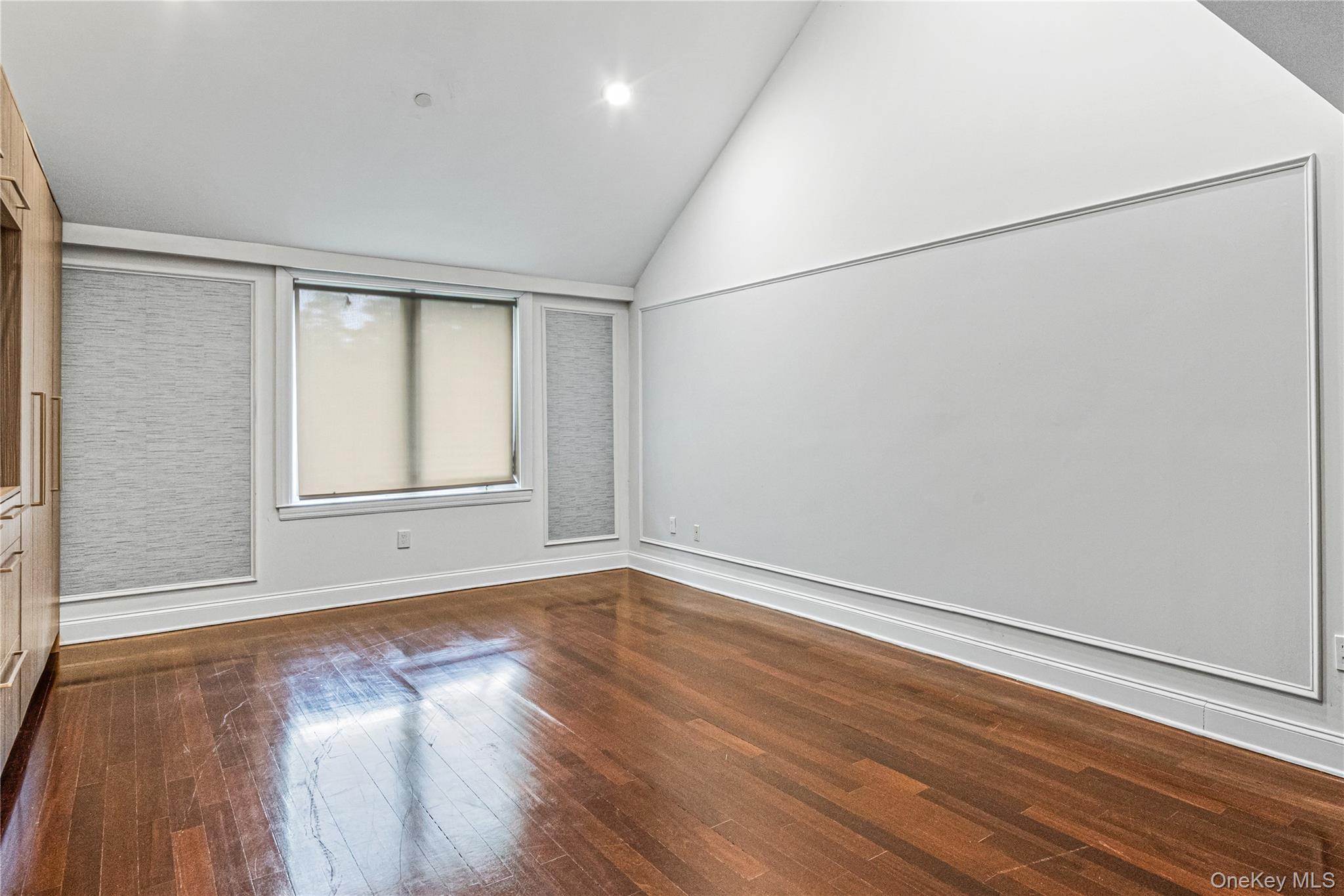 171 Great Neck Road Unit: 4R