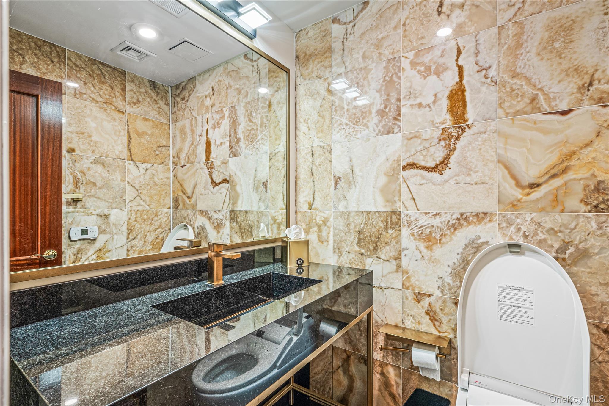 171 Great Neck Road Unit: 4R
