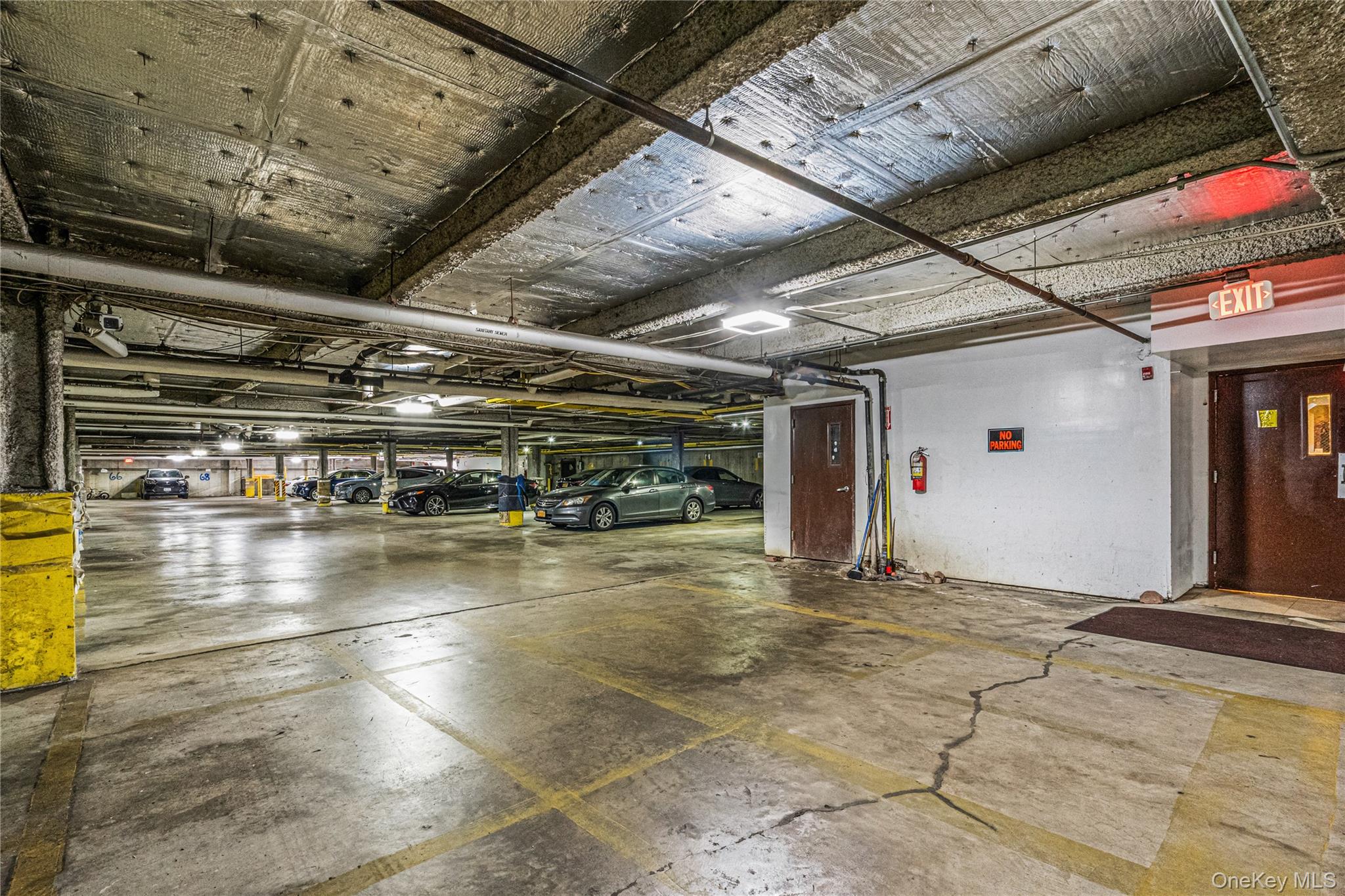 171 Great Neck Road Unit: 4R