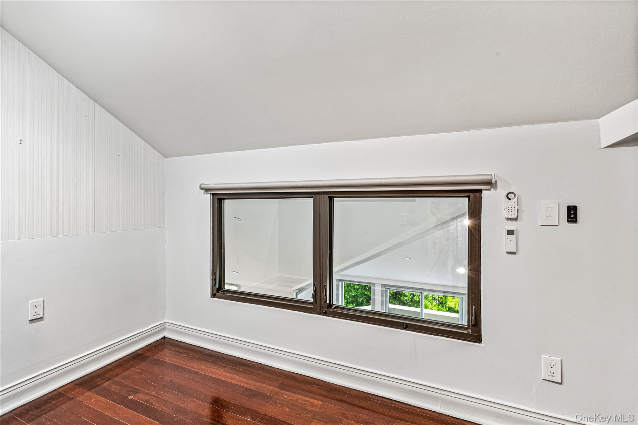 171 Great Neck Road Unit: 4R