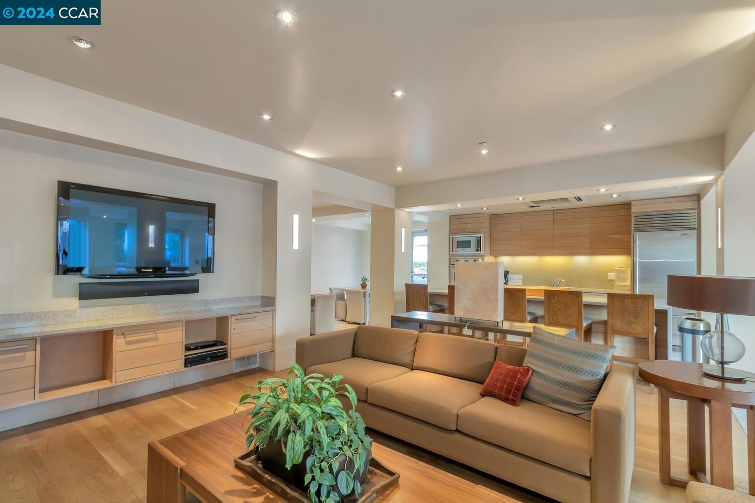 1655 N California Blvd # 139