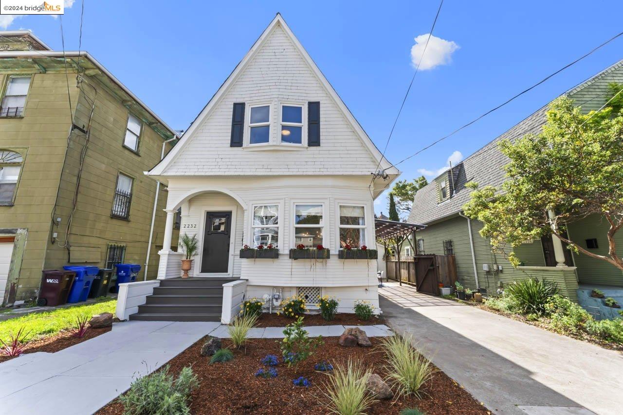 2232 8Th Ave