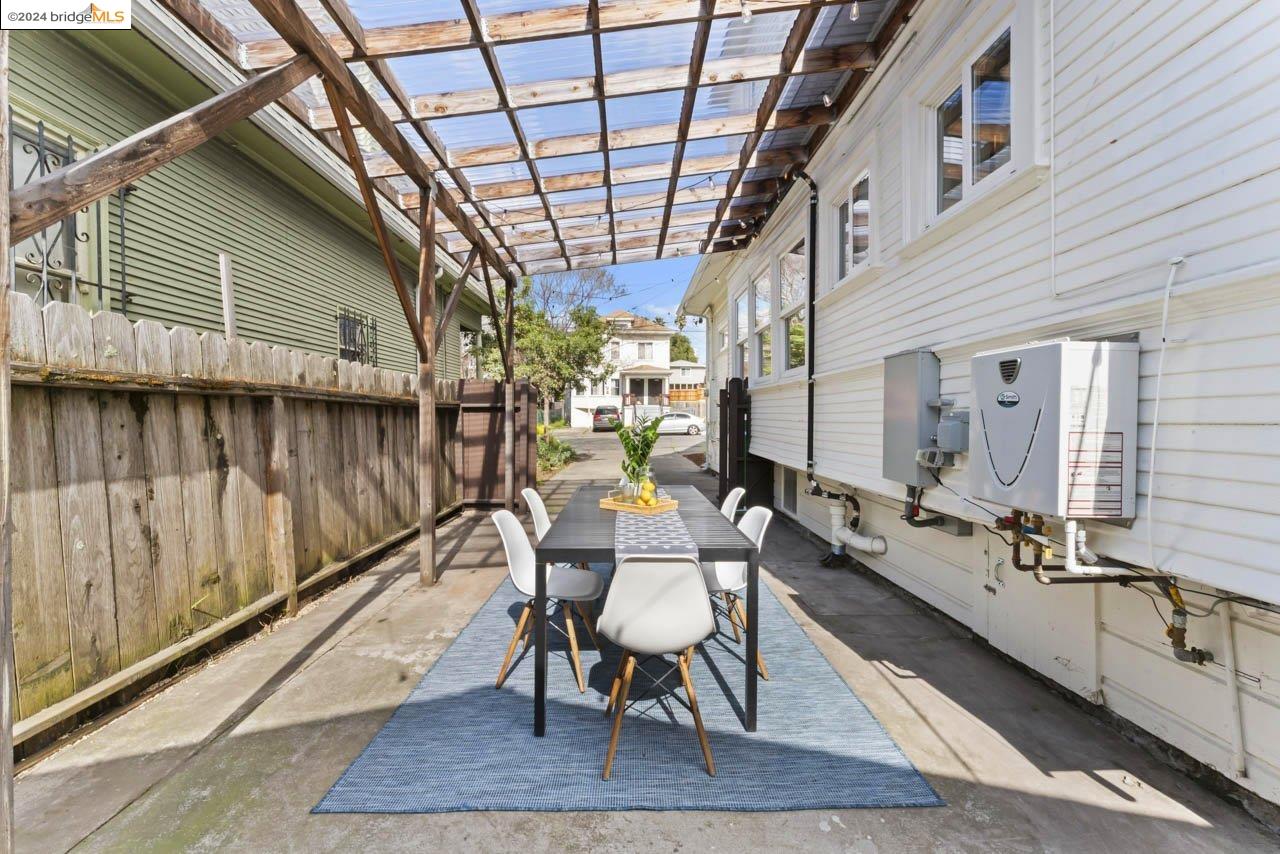 2232 8Th Ave