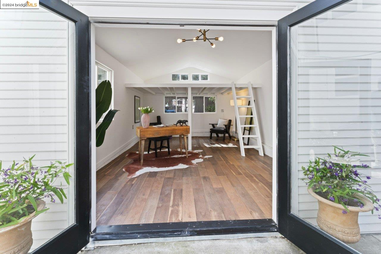 2232 8Th Ave