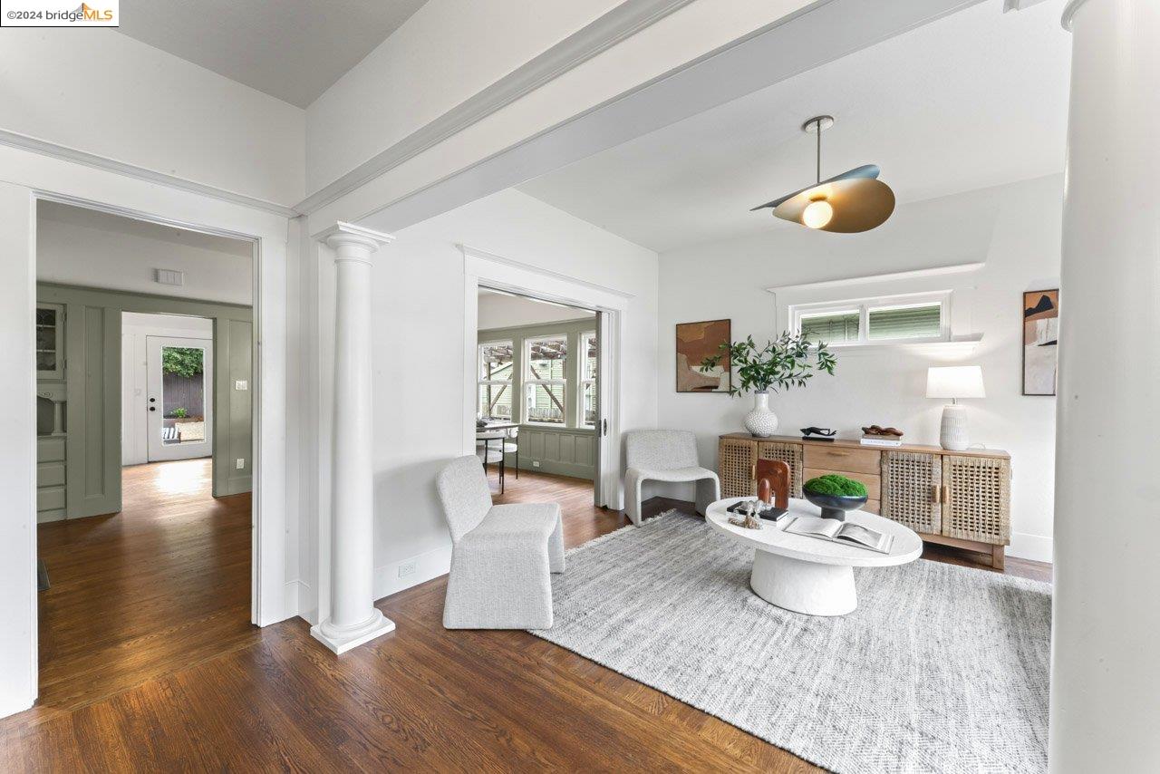 2232 8Th Ave