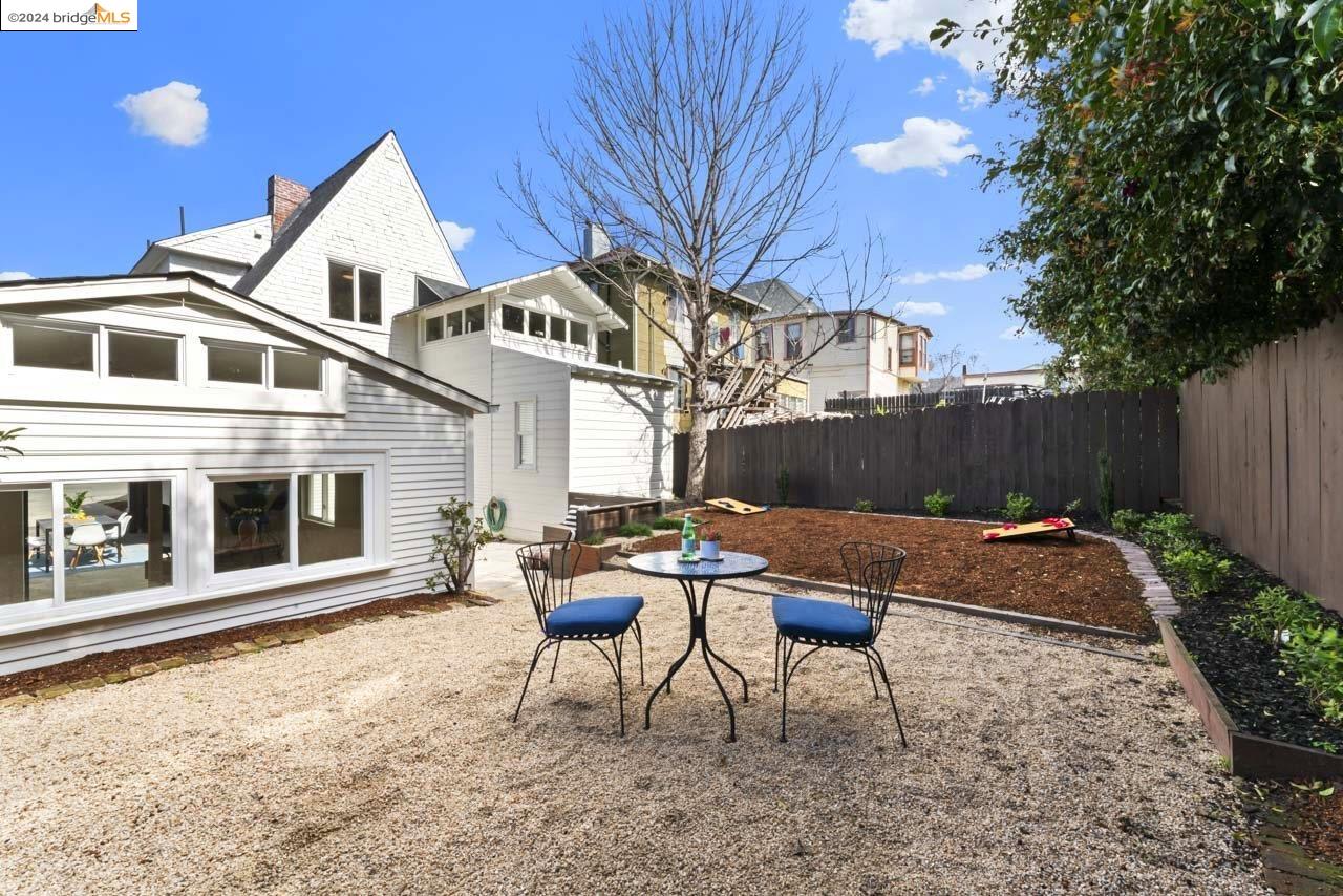 2232 8Th Ave
