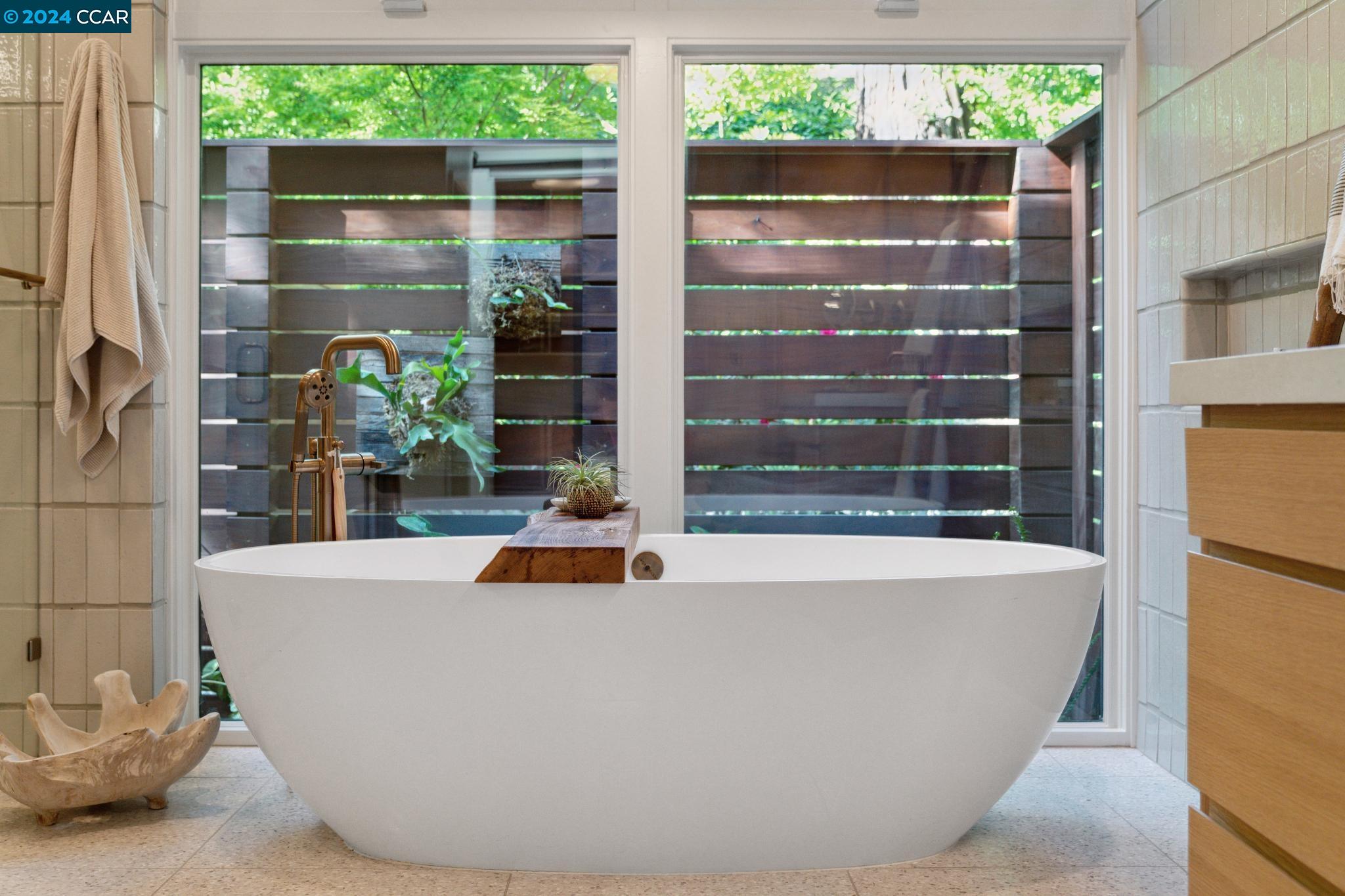 4034 HAPPY VALLEY ROAD