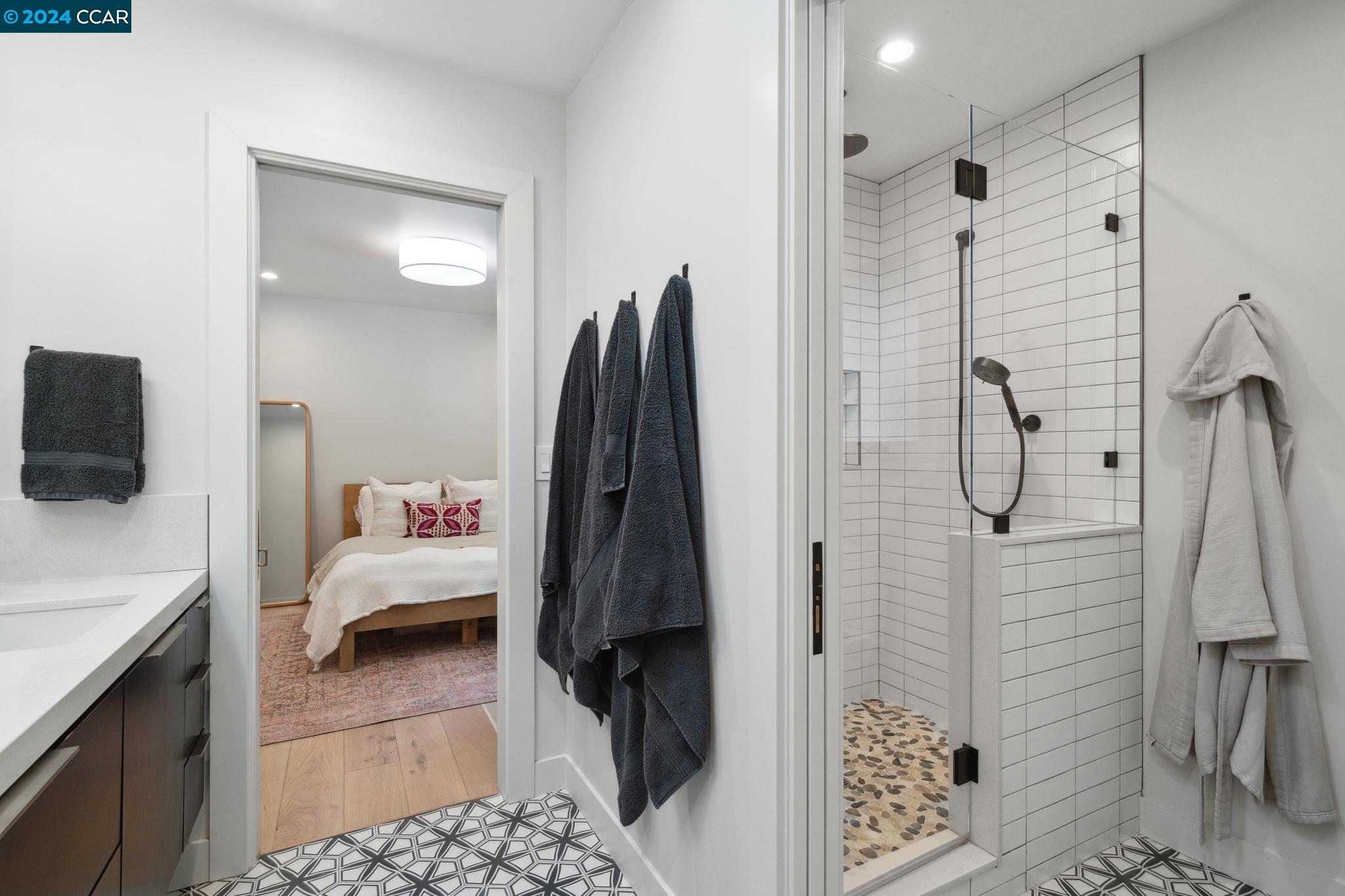 4034 HAPPY VALLEY ROAD