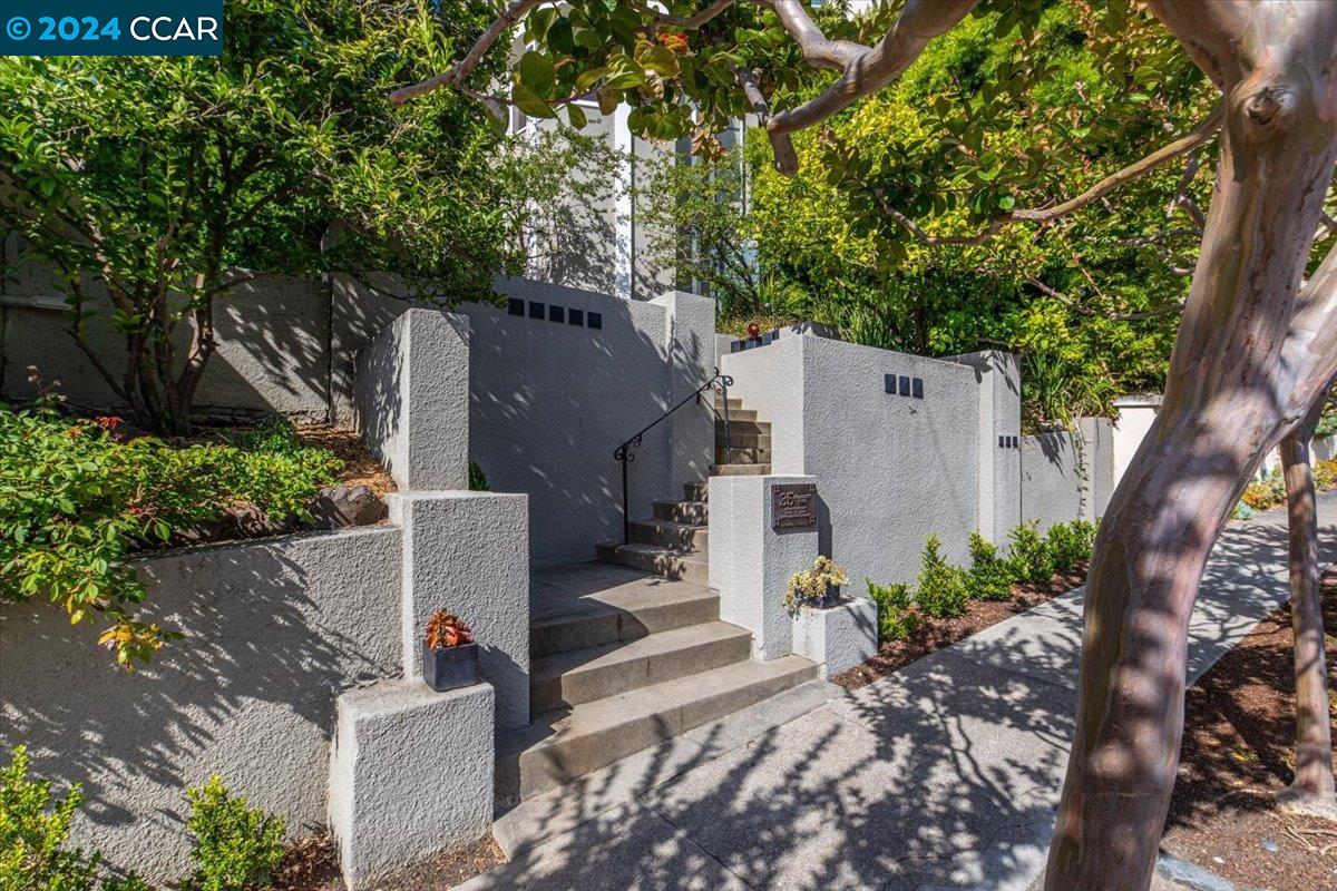 35 Hillcrest Road