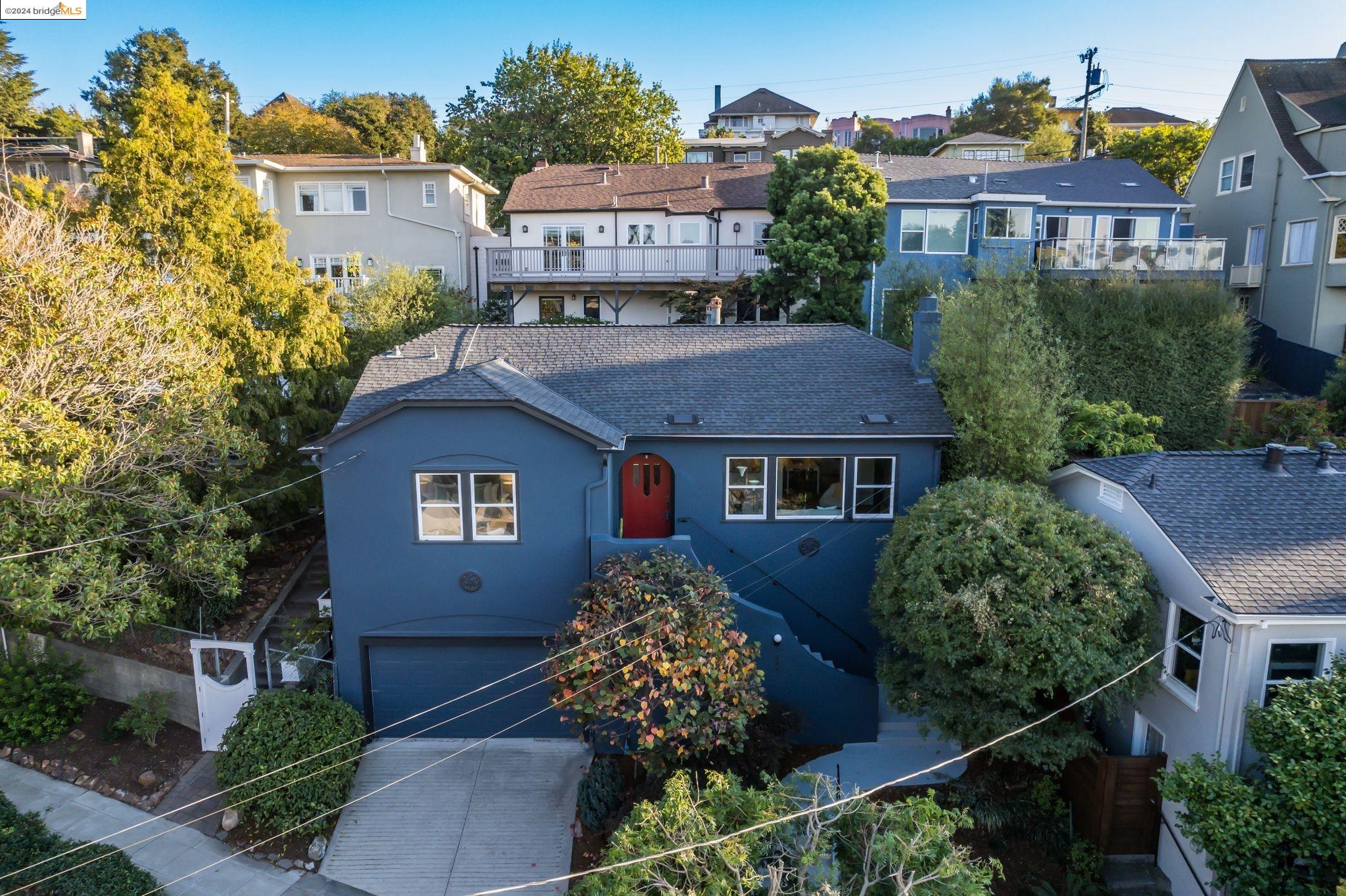809 Walavista Ave