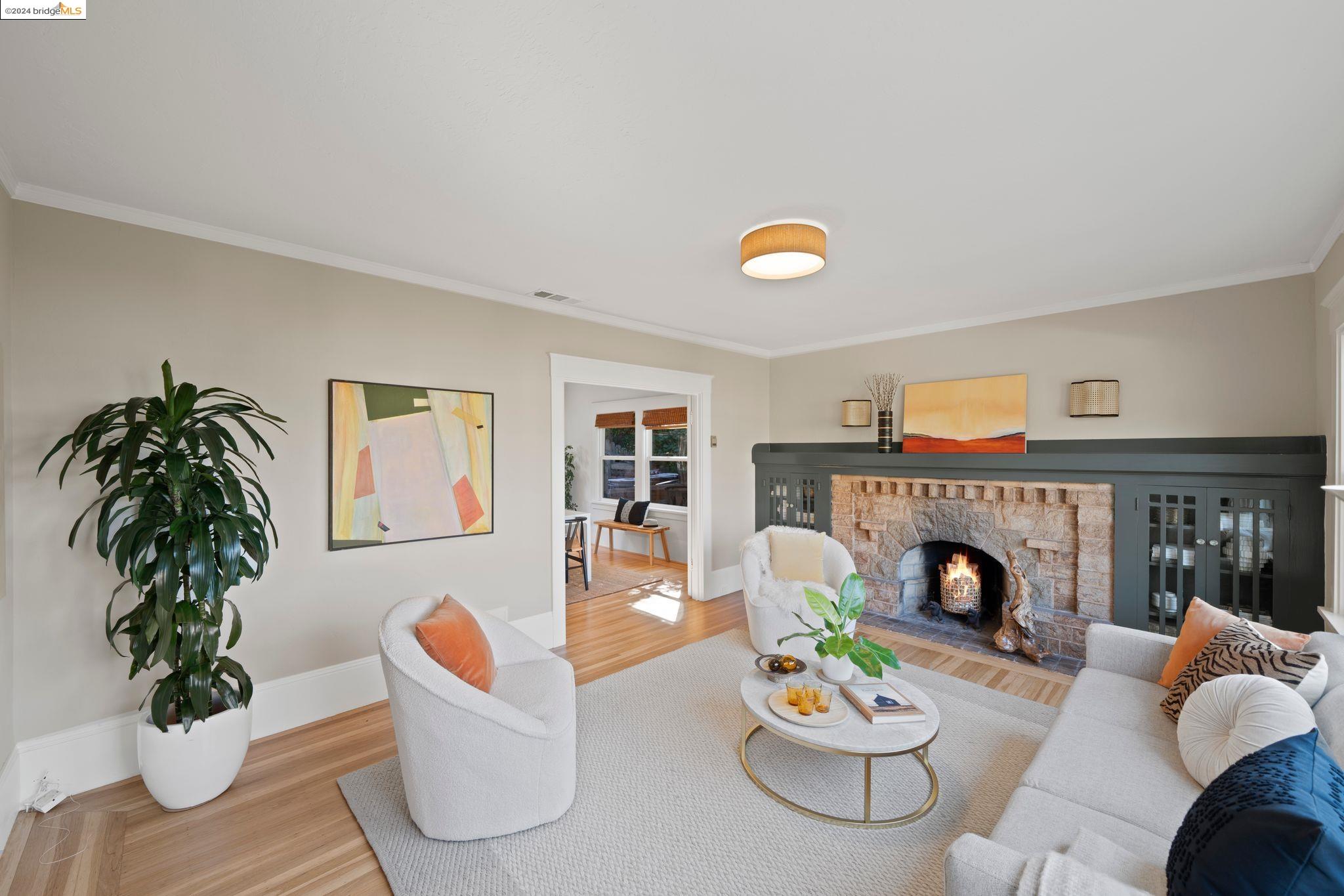 809 Walavista Ave