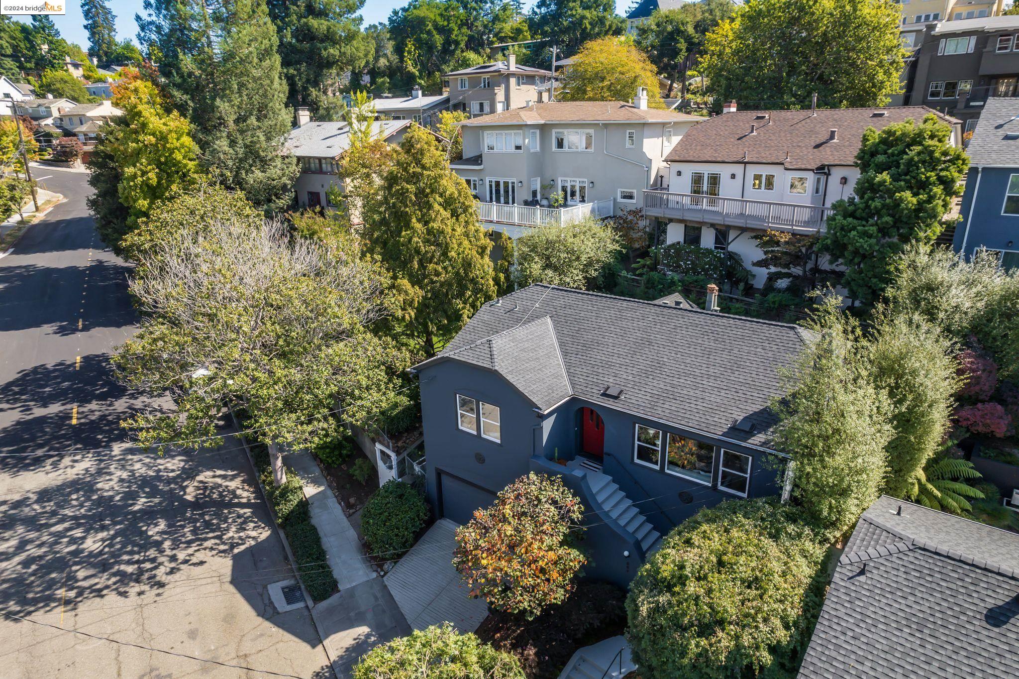 809 Walavista Ave