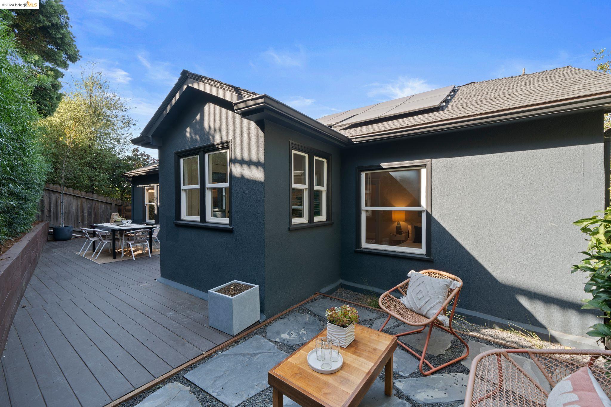 809 Walavista Ave
