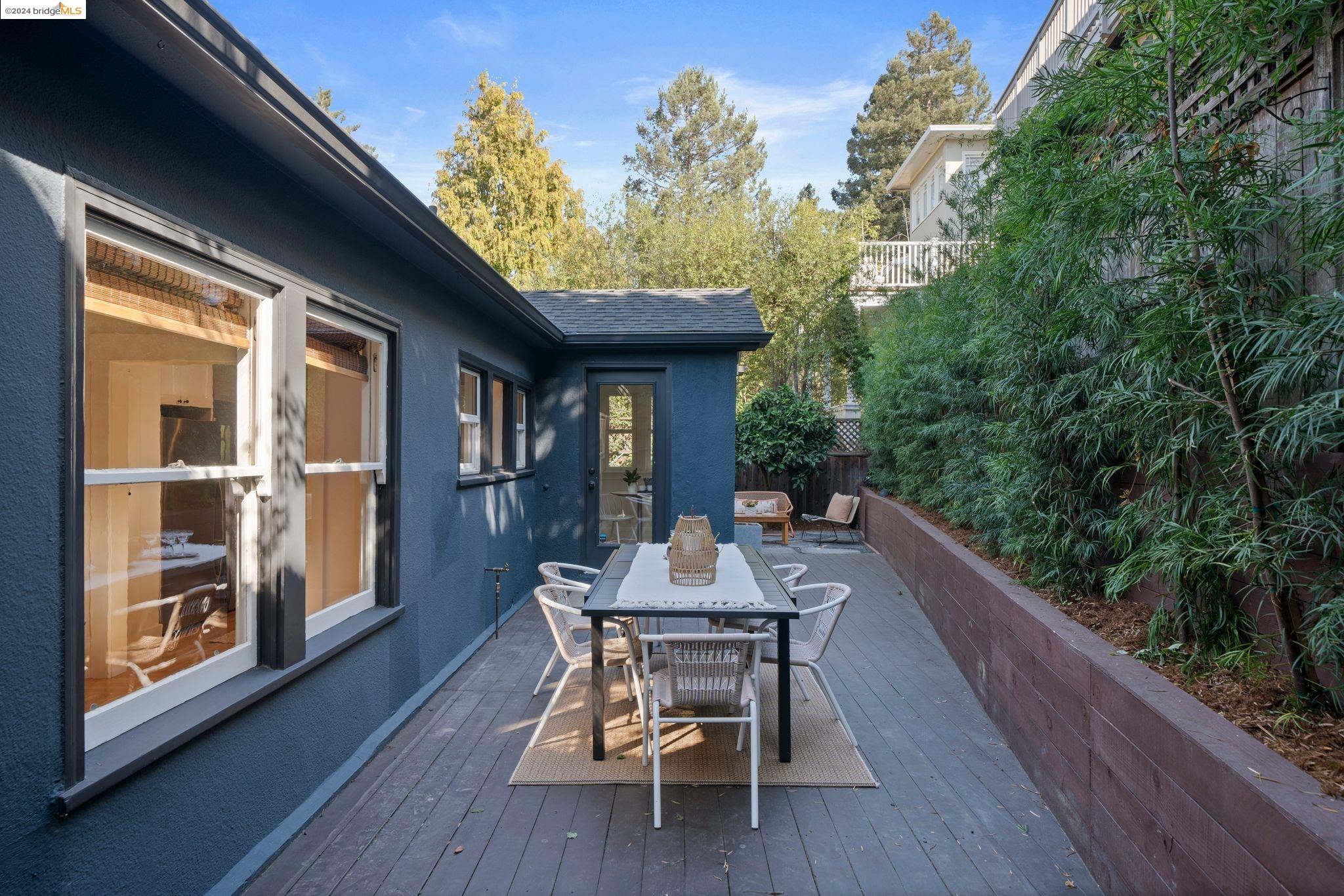 809 Walavista Ave