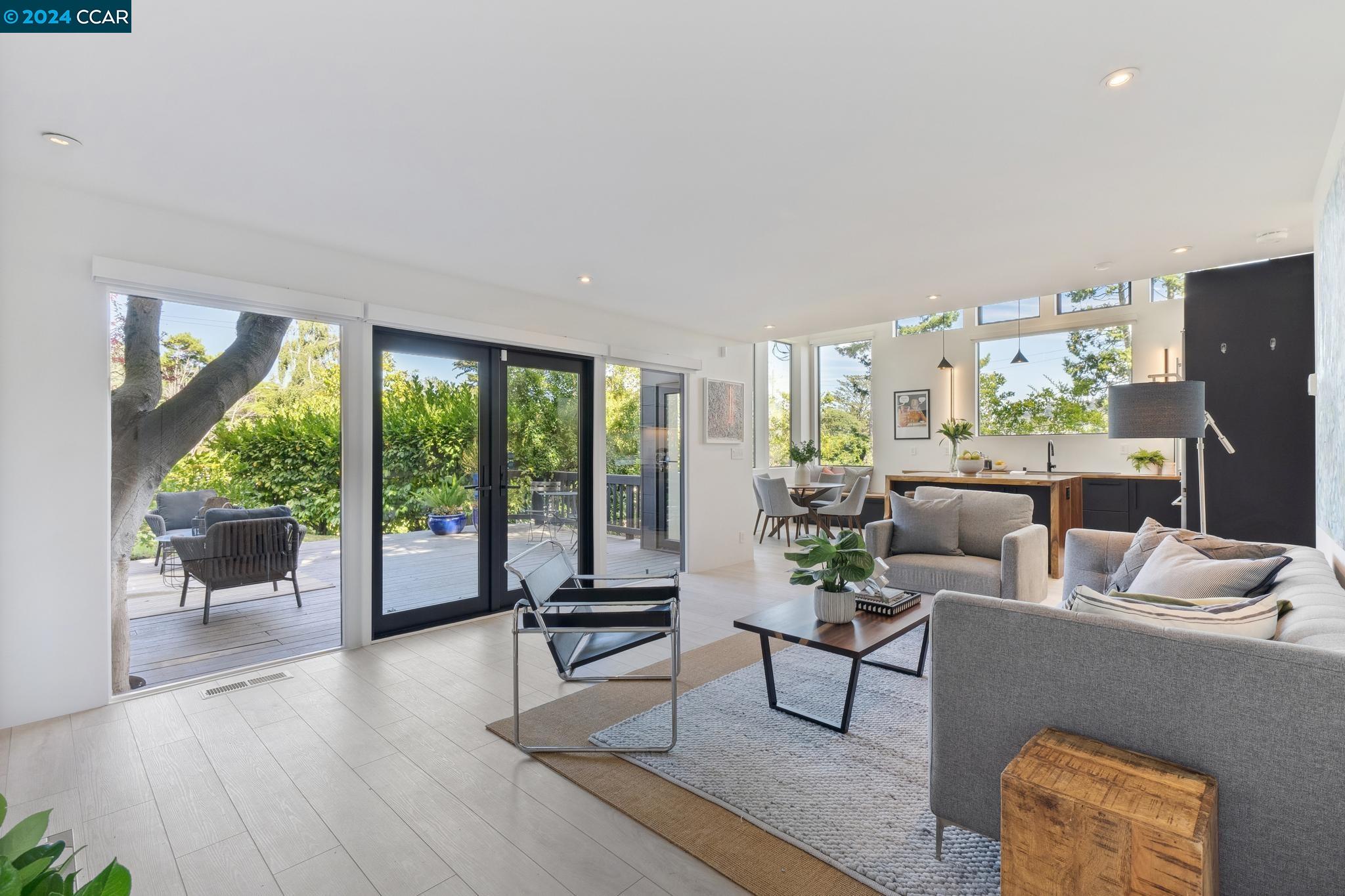 6915 Ridgewood Drive