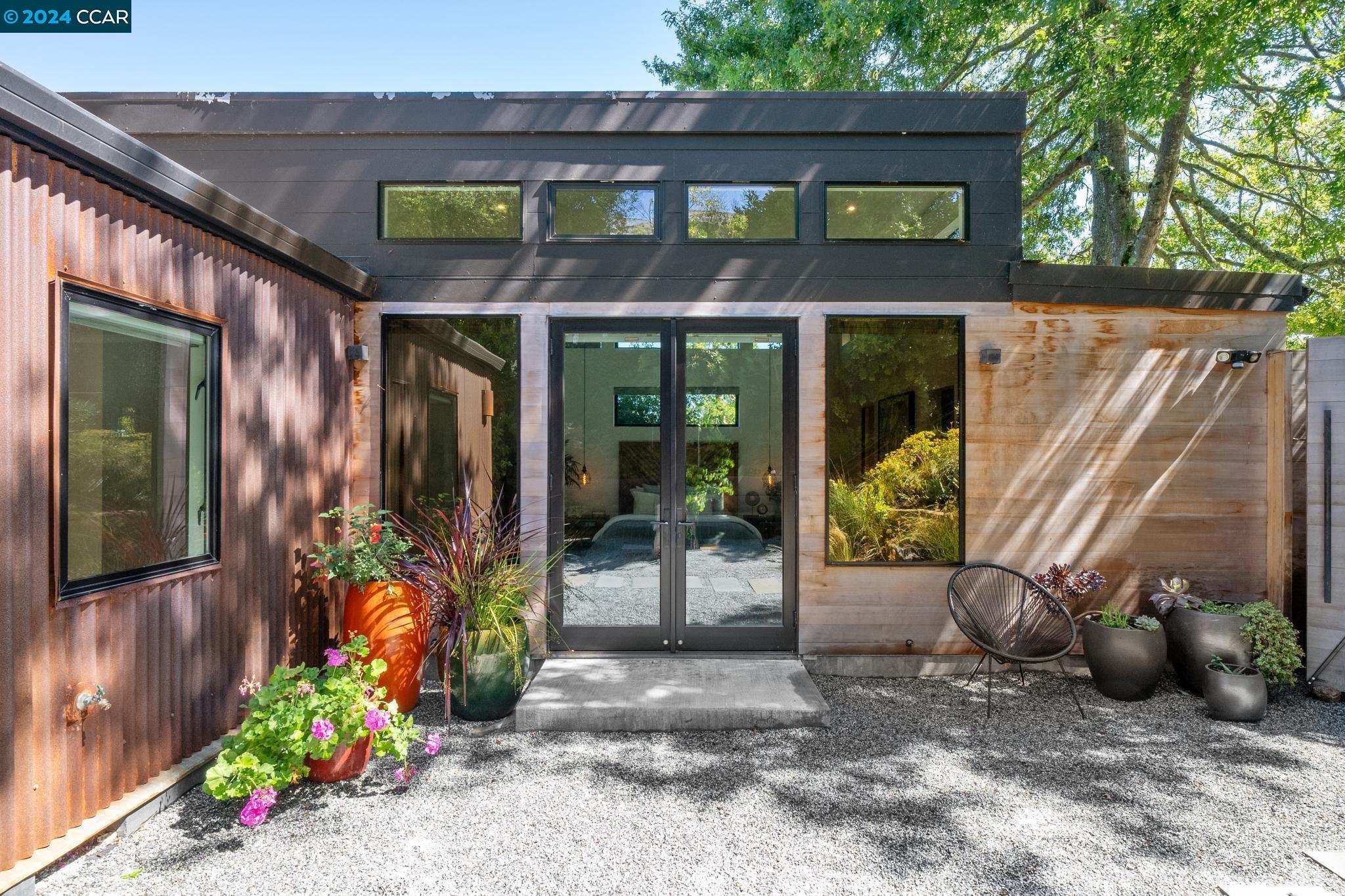 6915 Ridgewood Drive