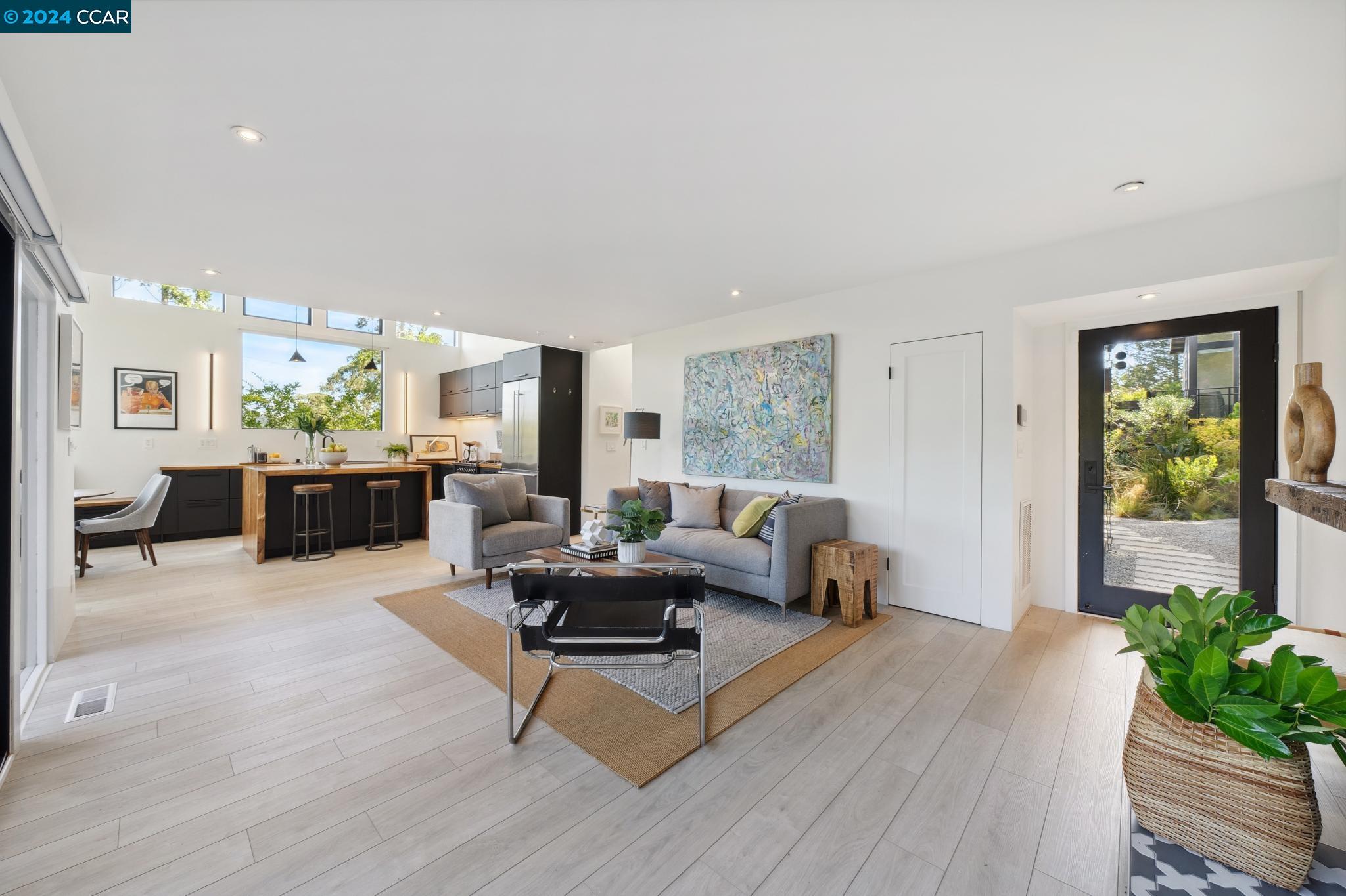 6915 Ridgewood Drive