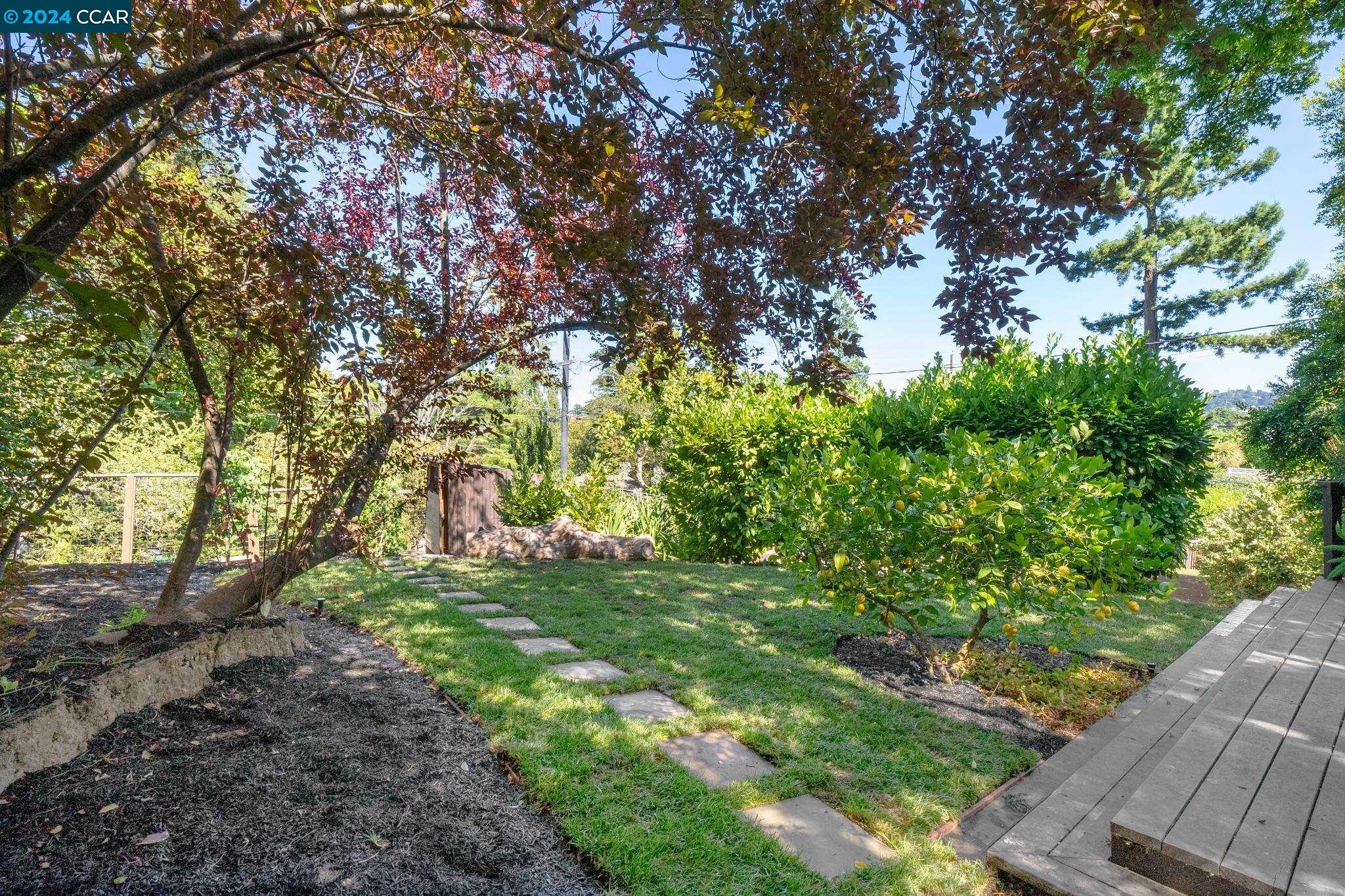 6915 Ridgewood Drive