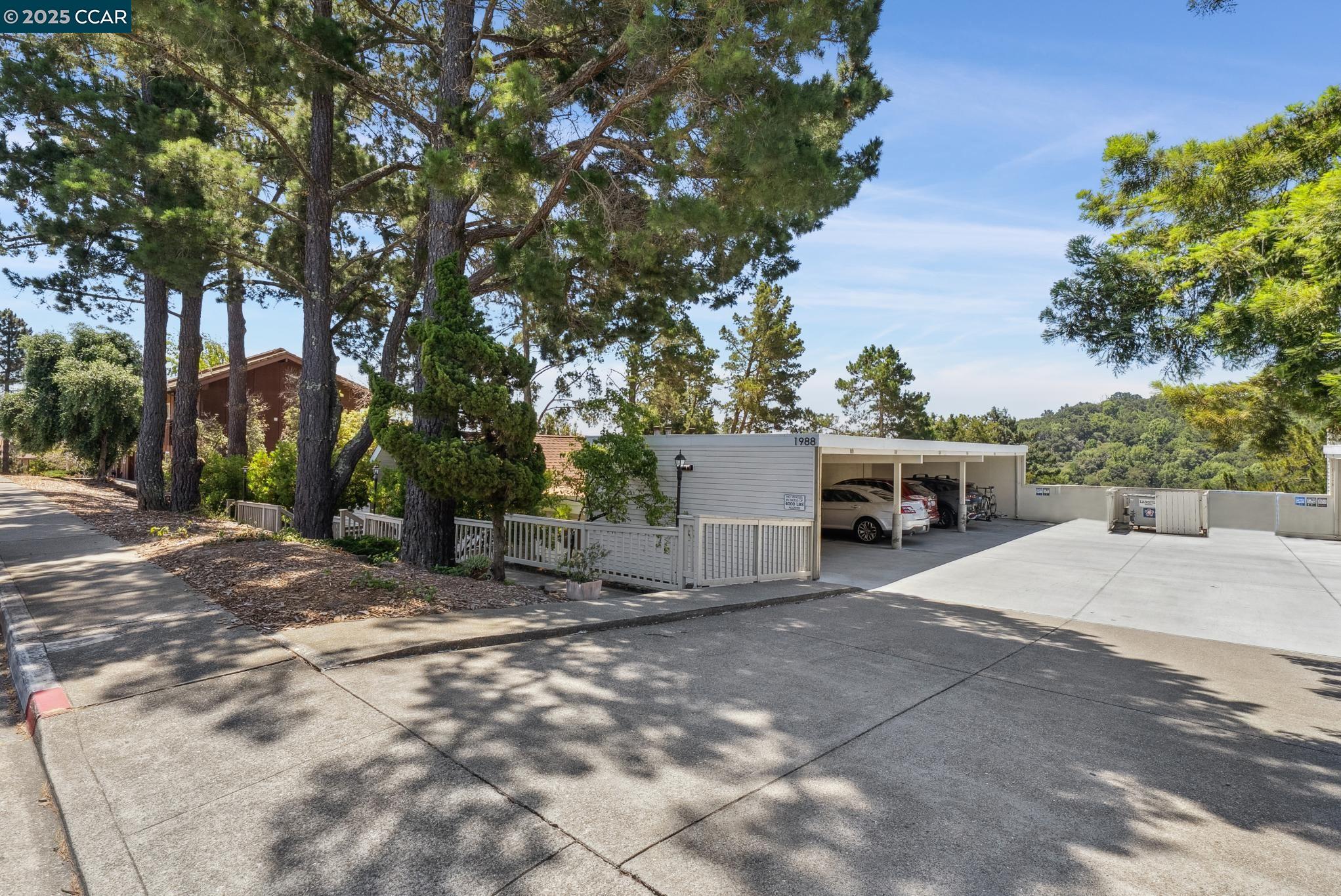 1988 Ascot Dr # D