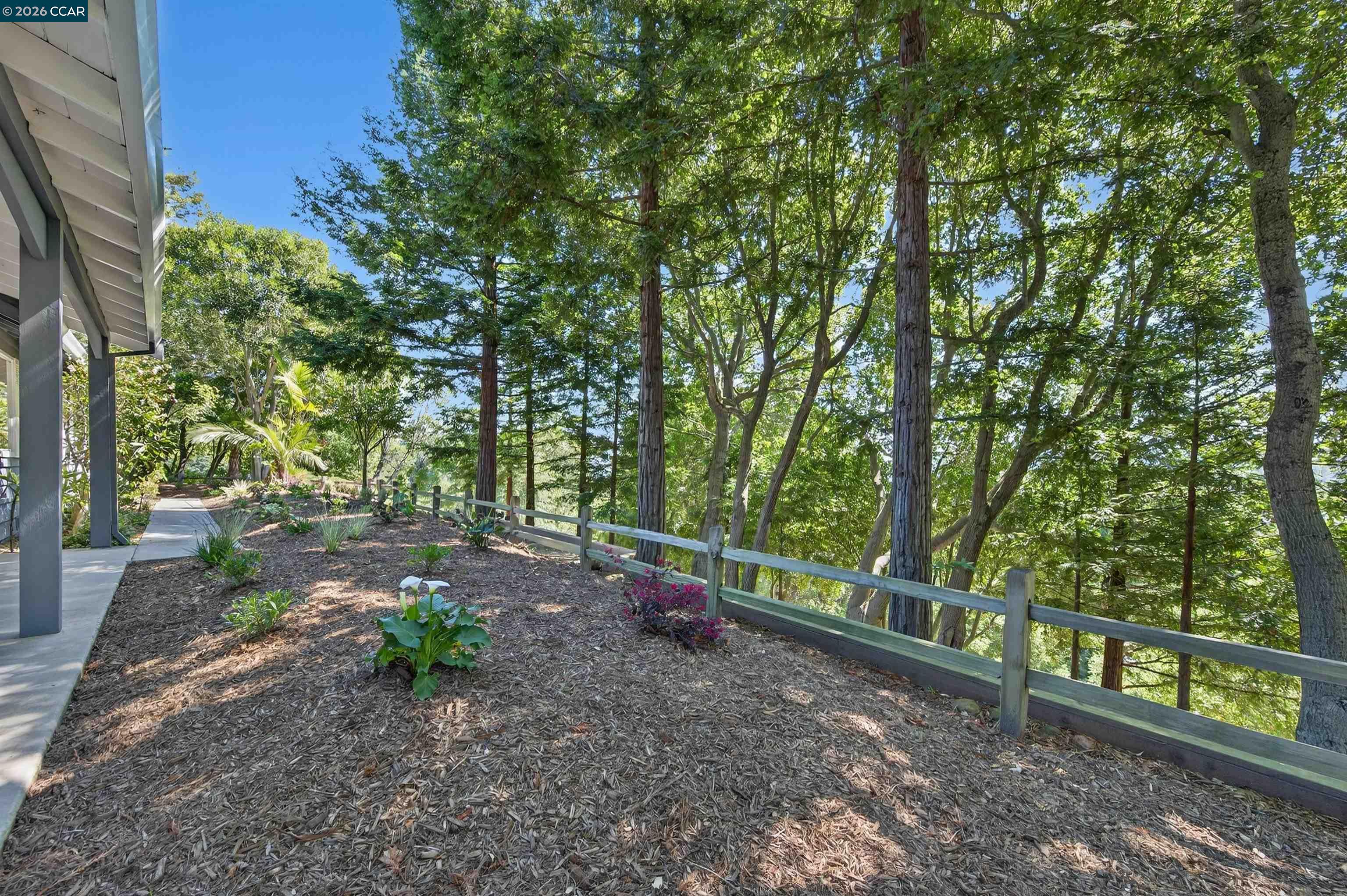 15 Crown Ct