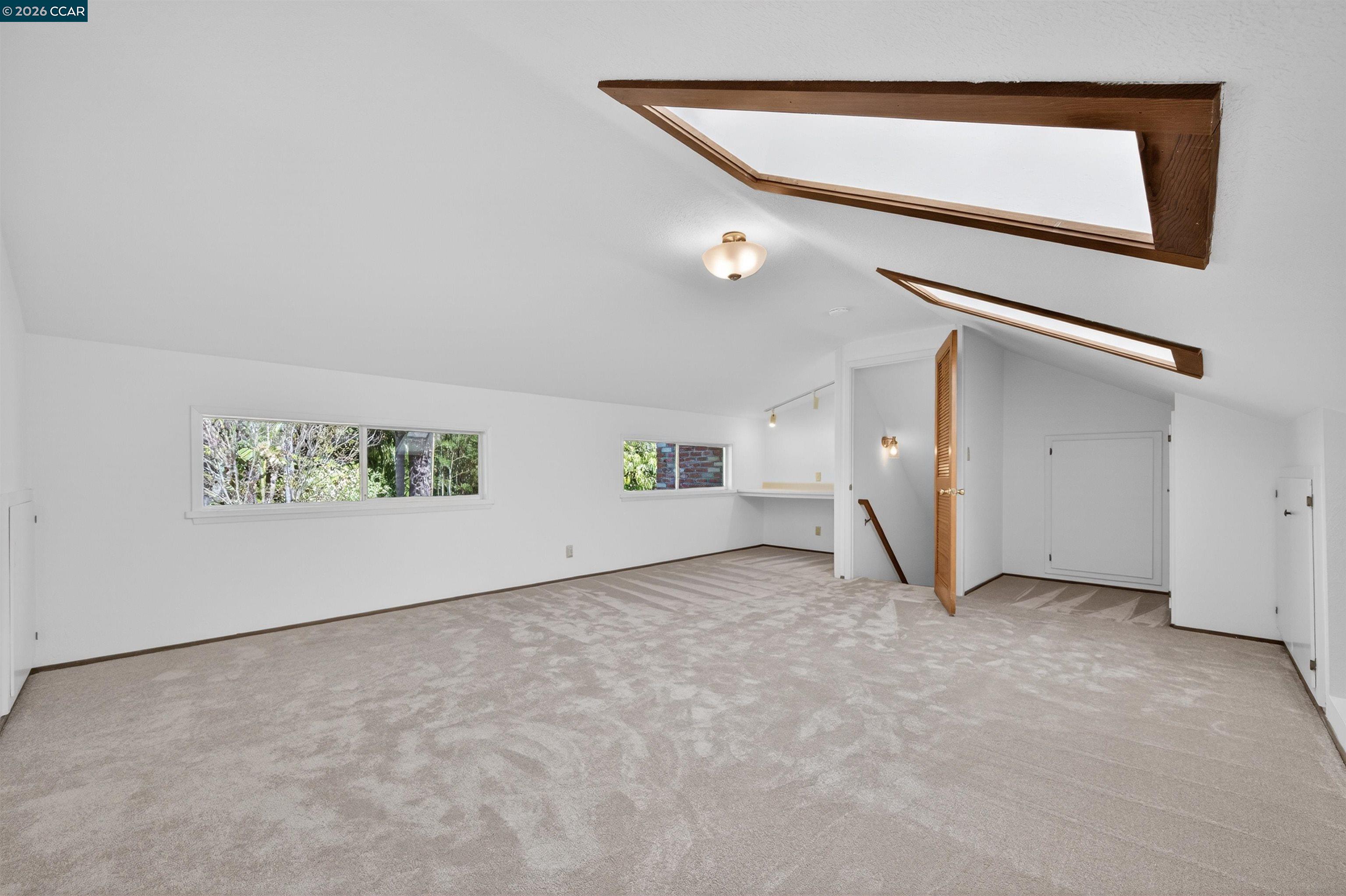 15 Crown Ct