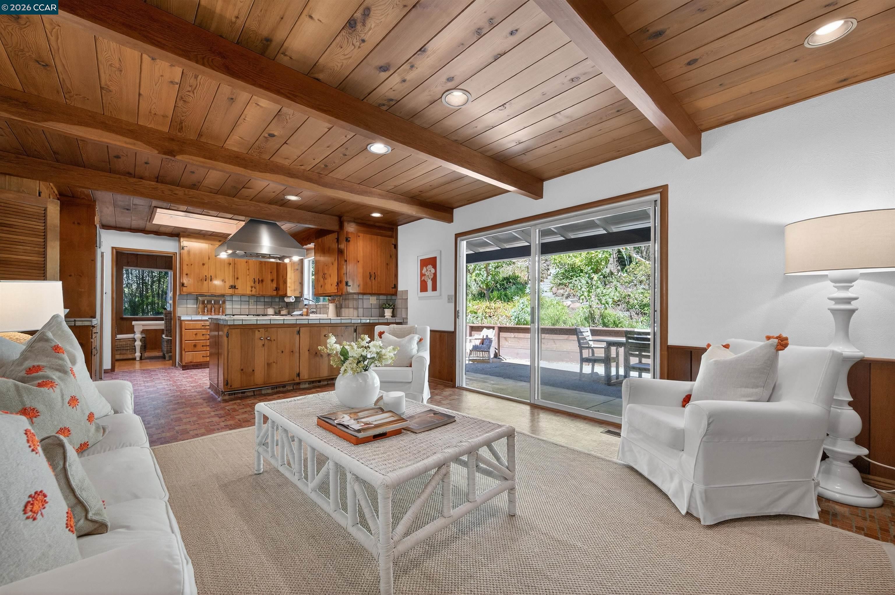 15 Crown Ct