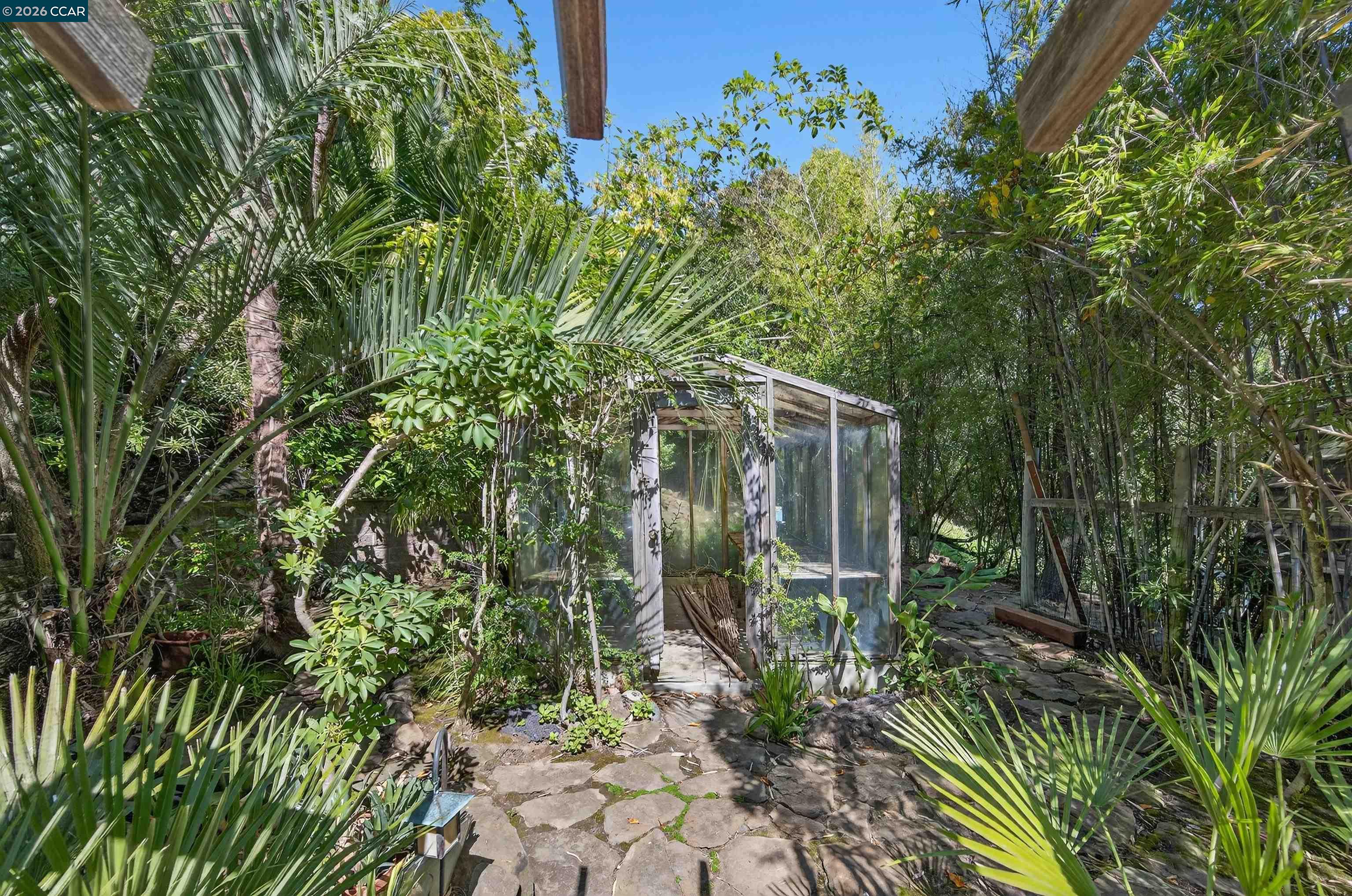 15 Crown Ct