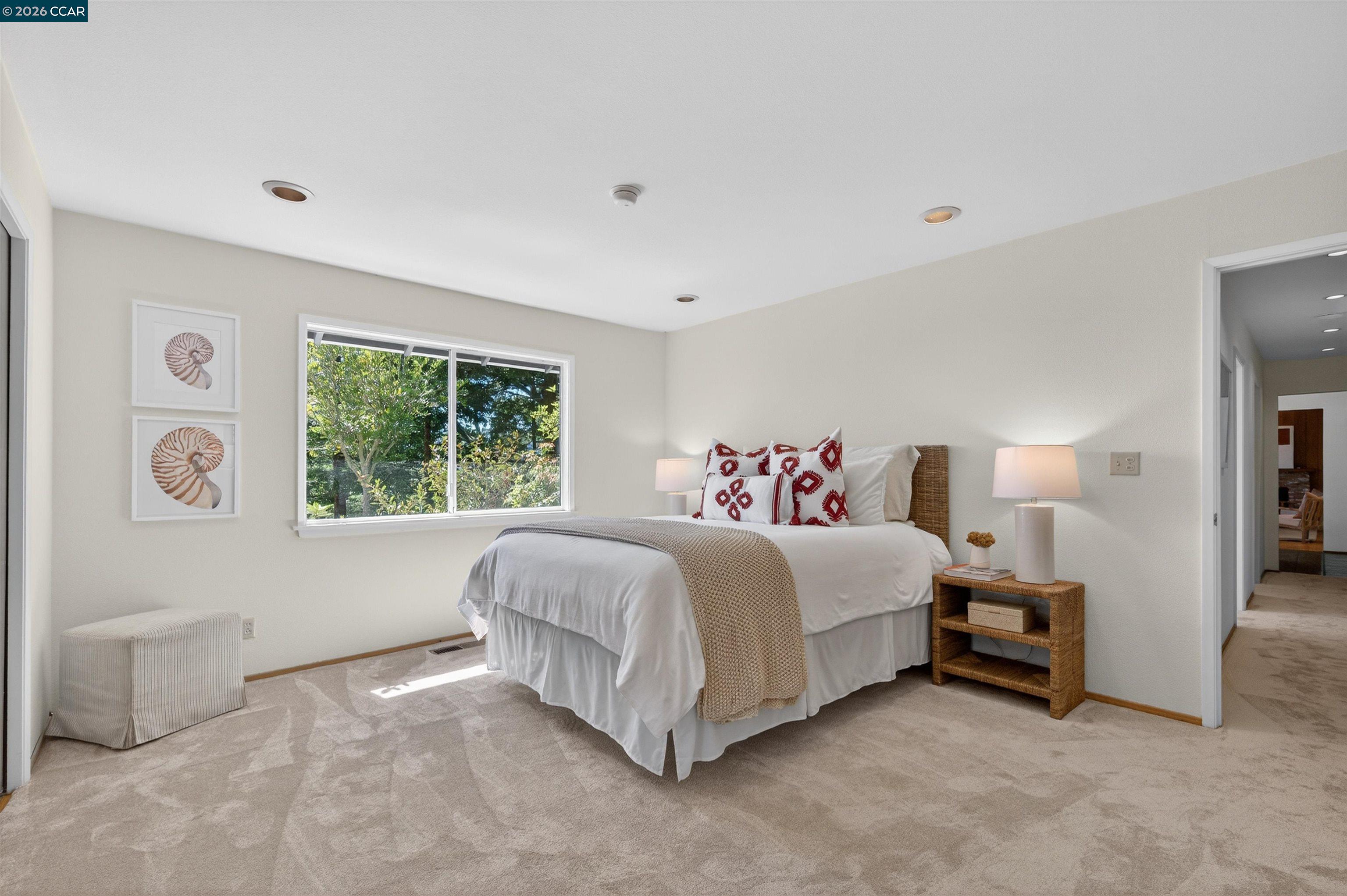 15 Crown Ct