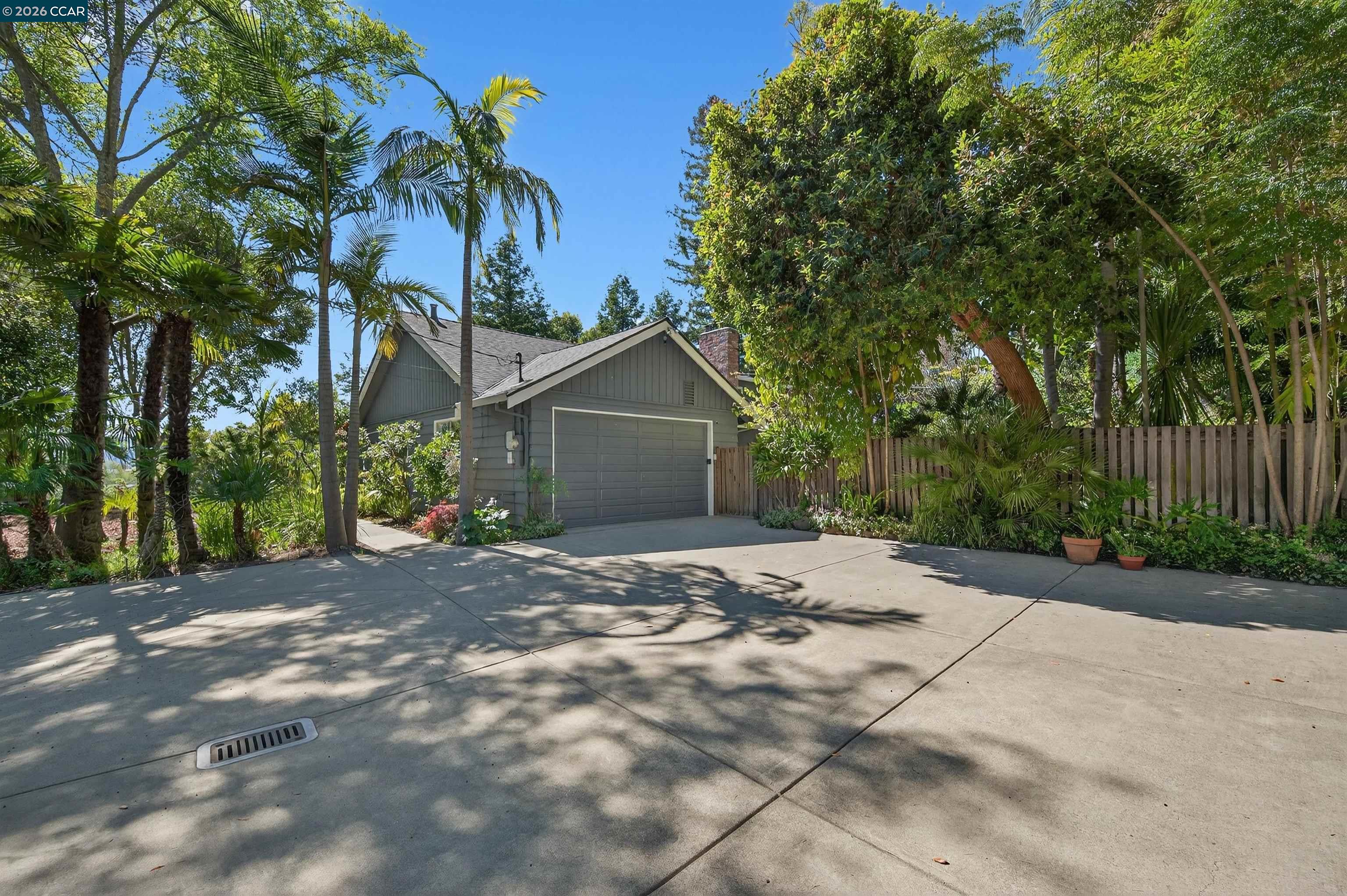 15 Crown Ct