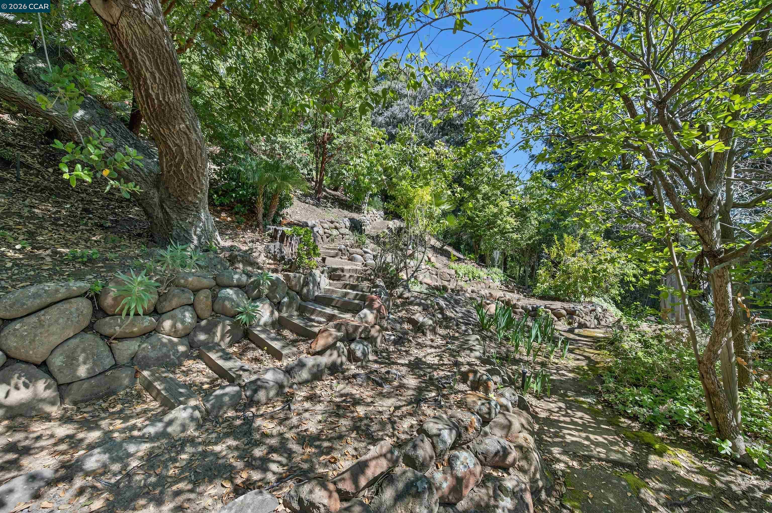 15 Crown Ct