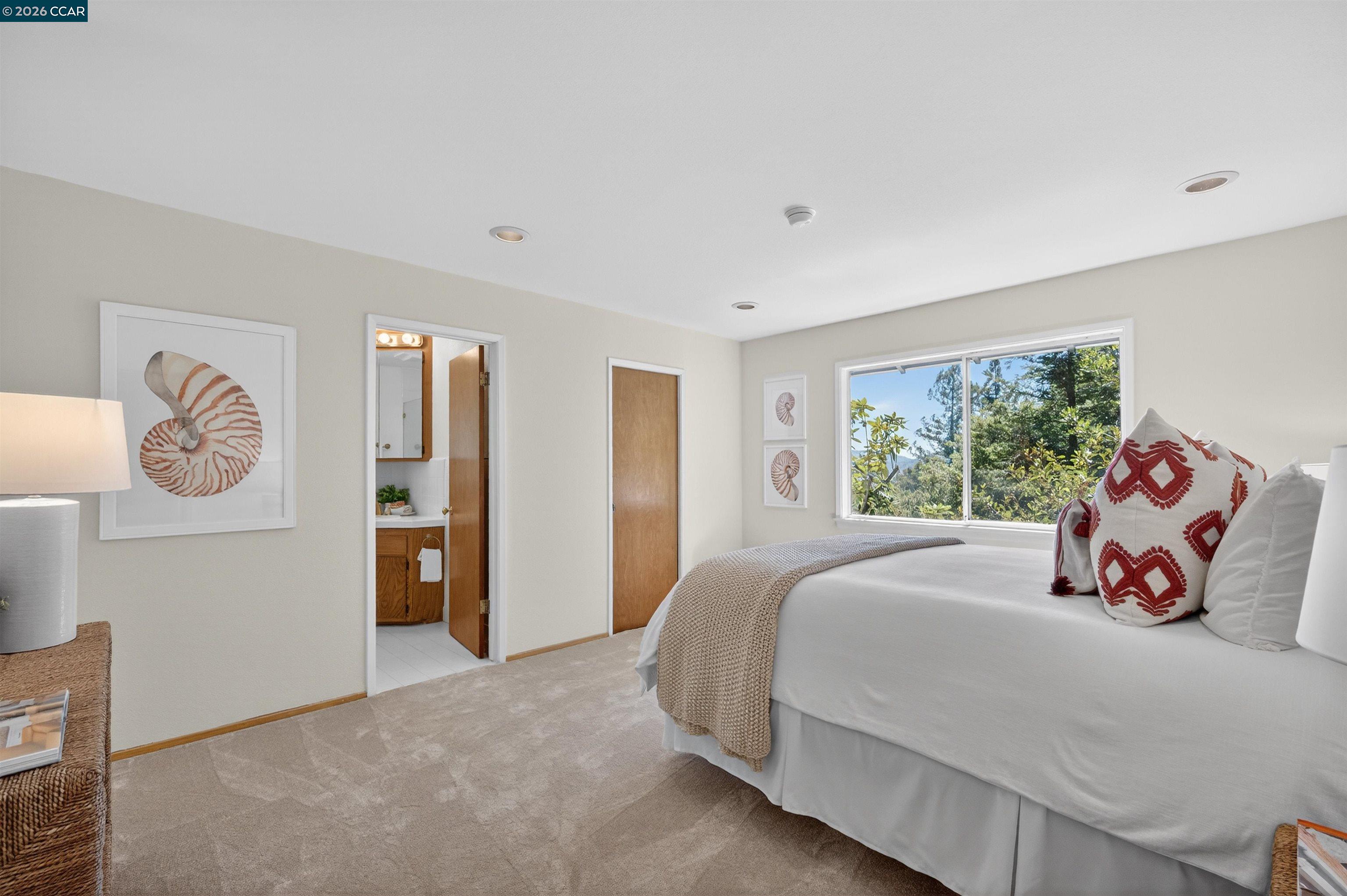 15 Crown Ct