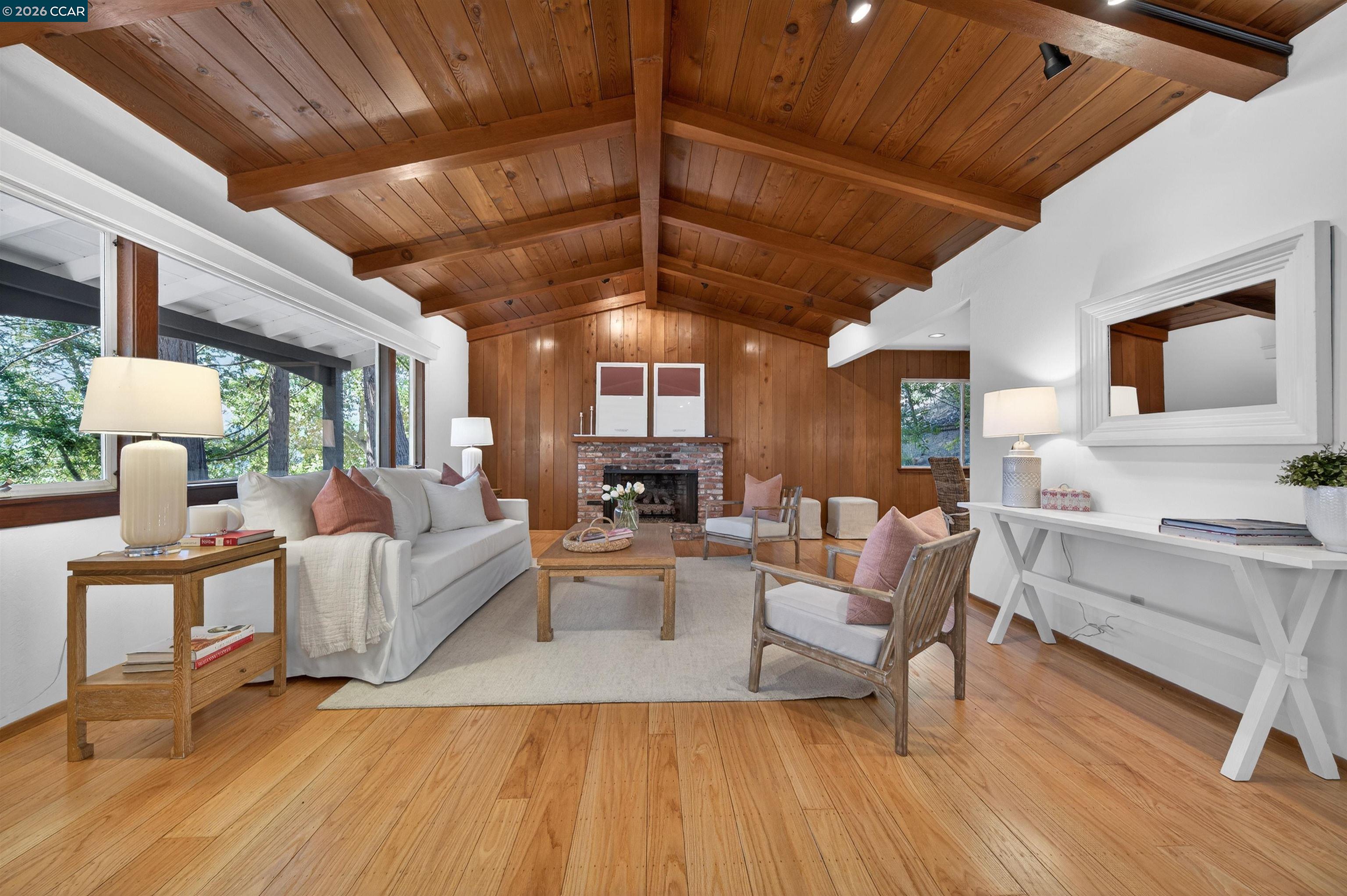 15 Crown Ct