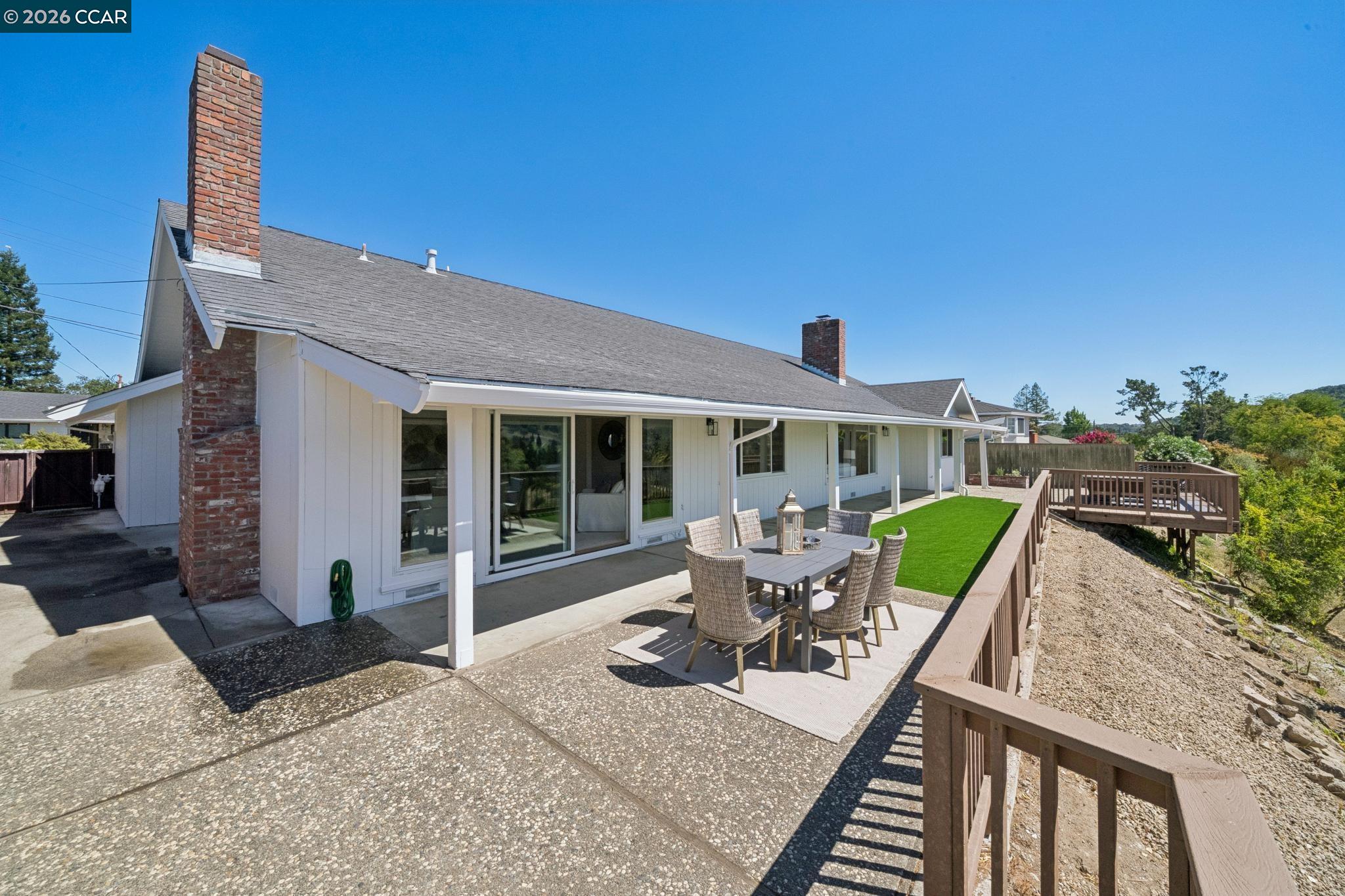 92 Sullivan Dr