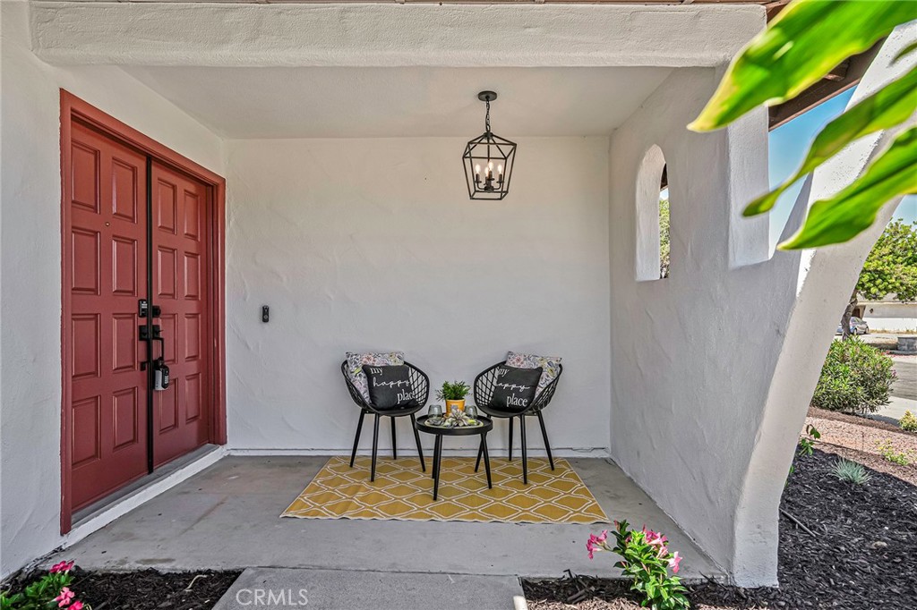 4041 Via Los Padres
