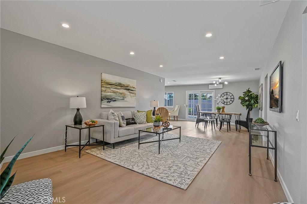 4041 Via Los Padres